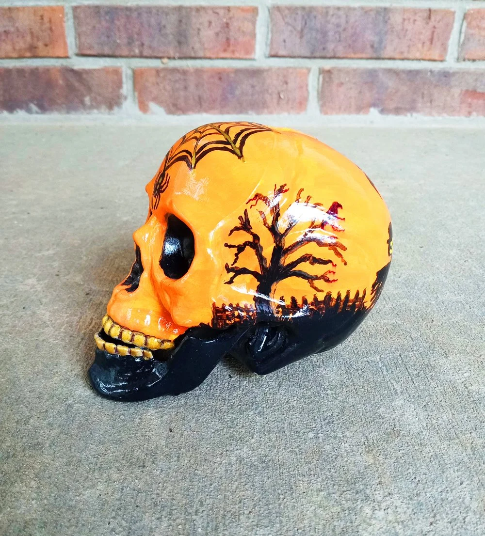 Halloween Skull 2 left.jpg