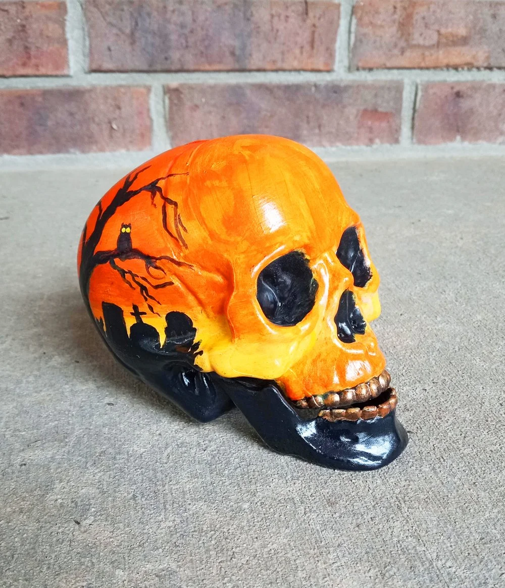 Halloween Skull 1 right.jpg