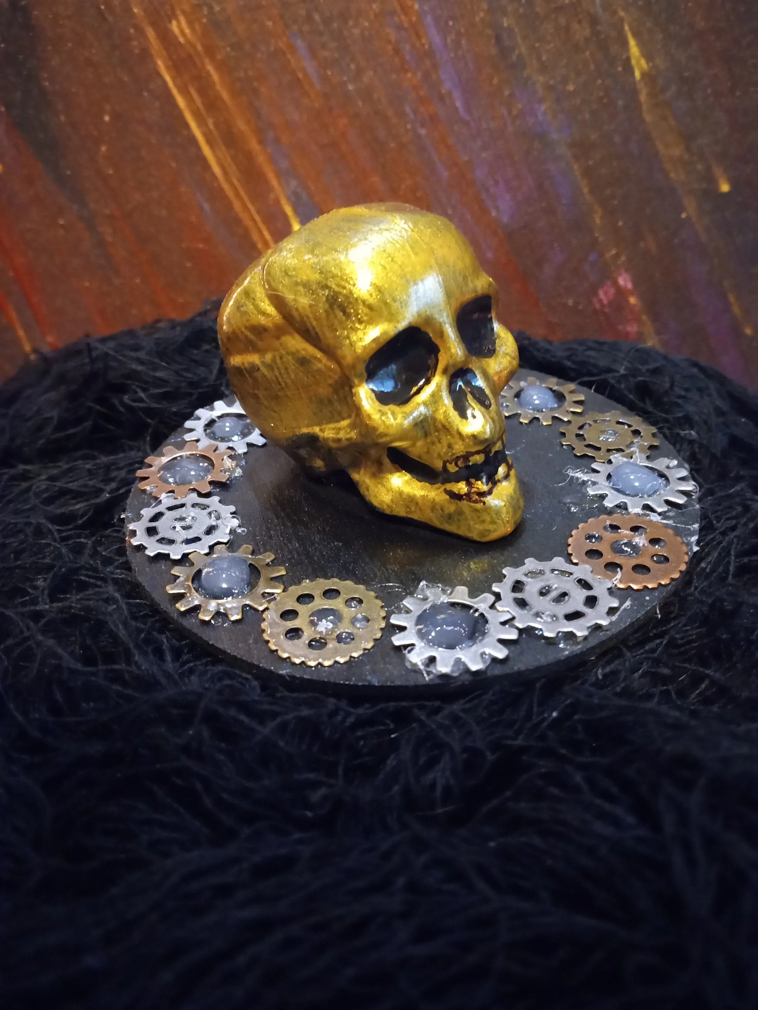 mini skull gold gears #1 right.jpg
