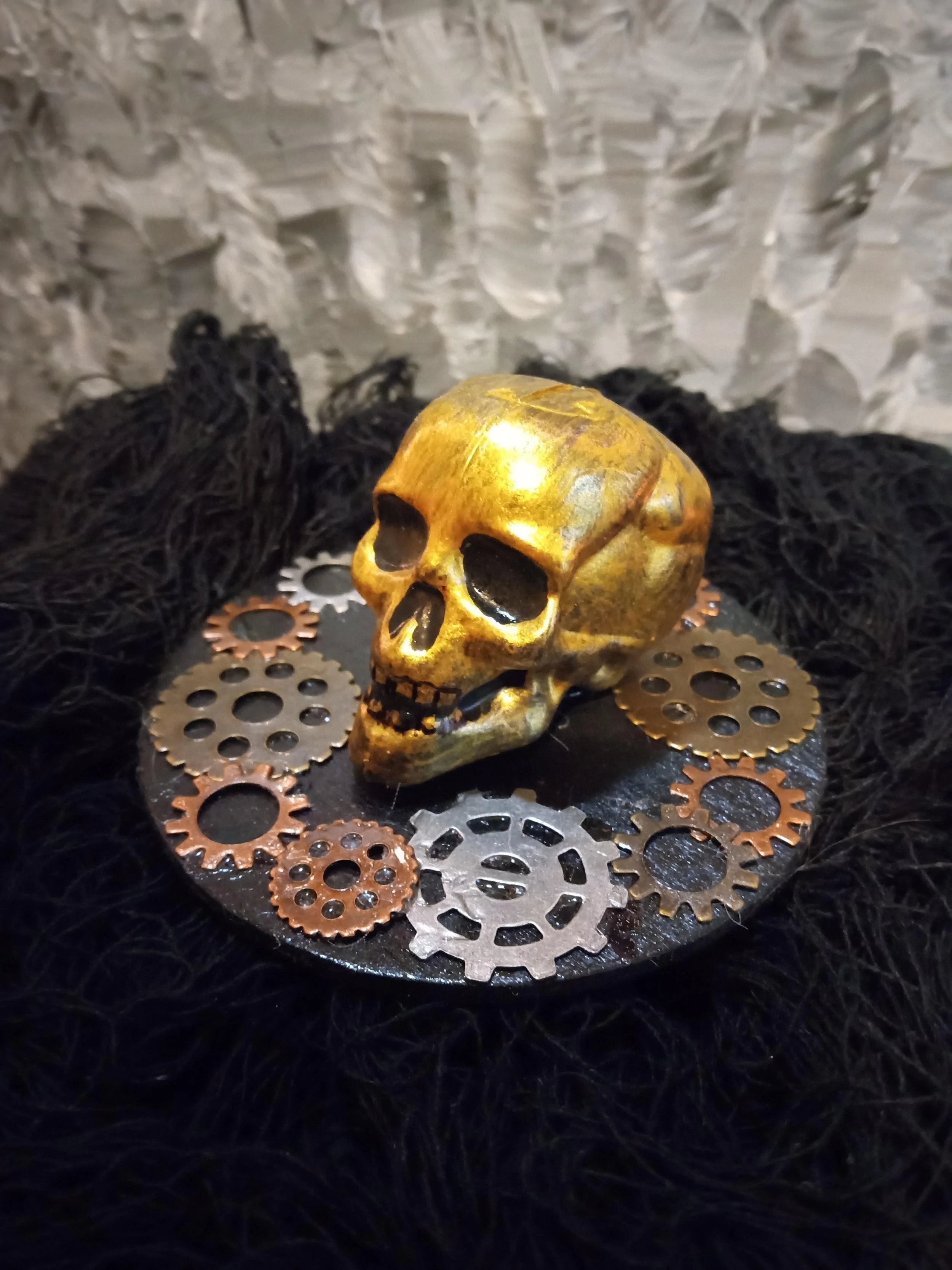 mini skull gold gears #2 left.jpg