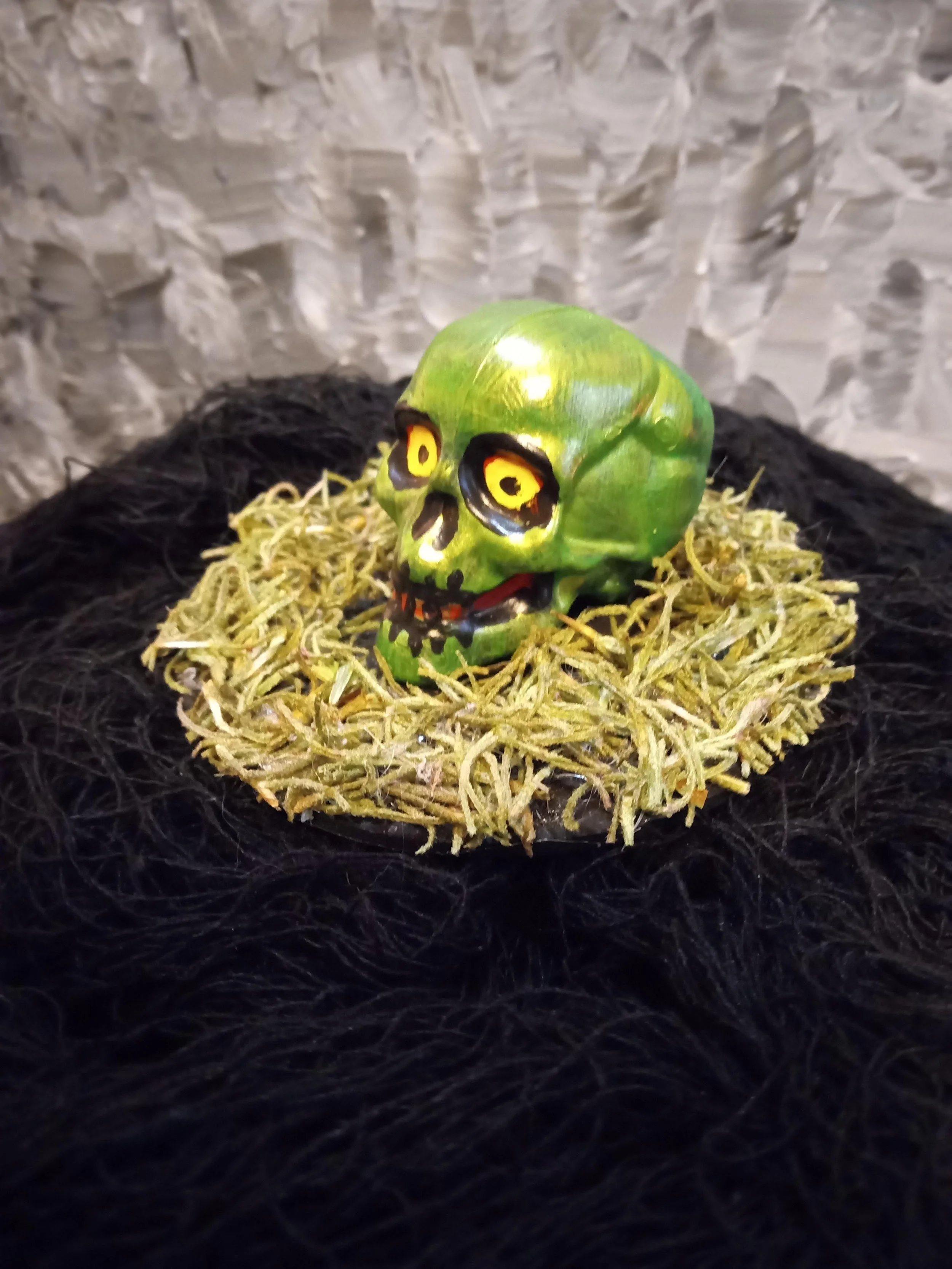 mini skull zombie left.jpg