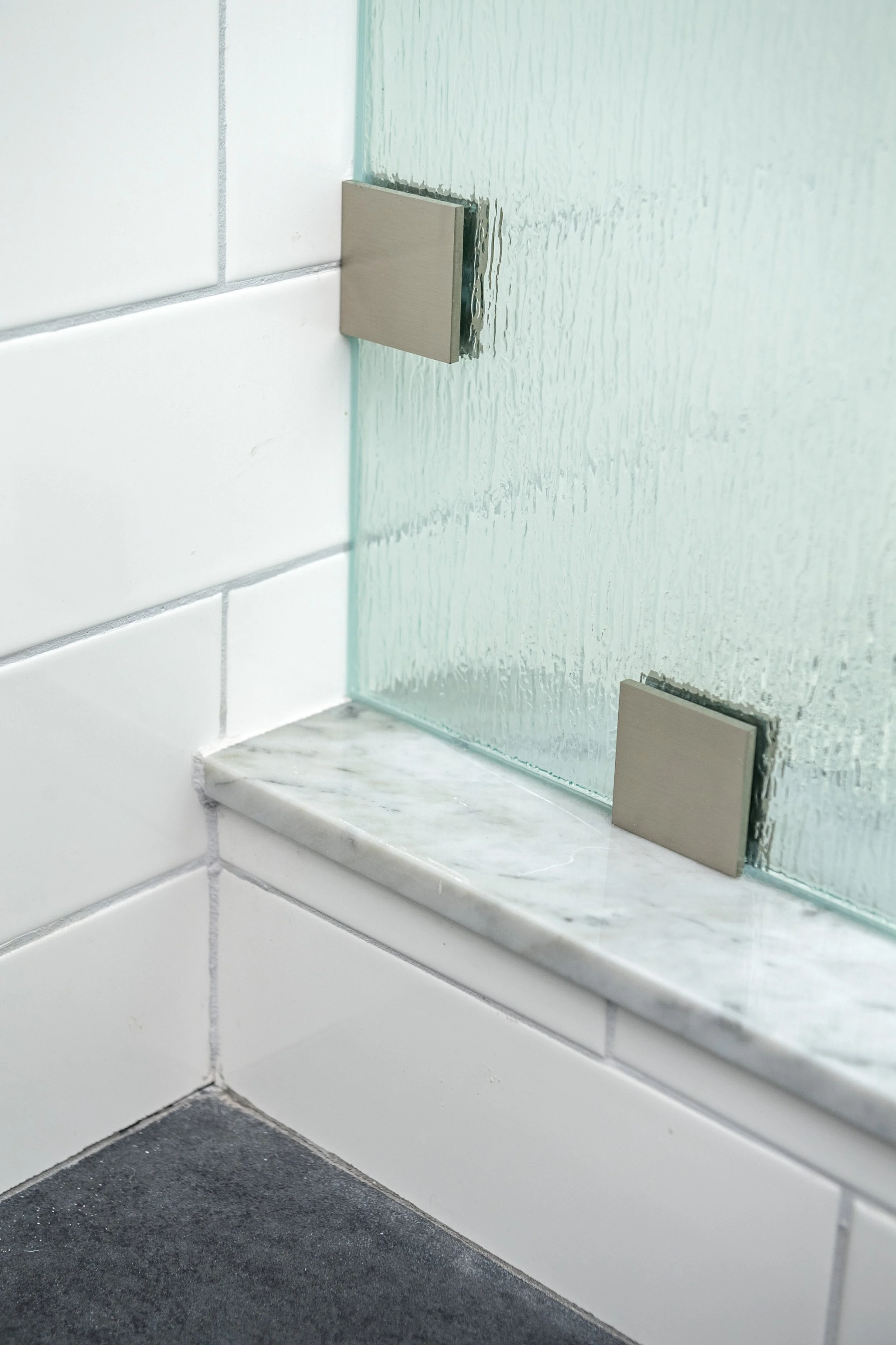 BrooklineTeenBath_DSC5187.jpg