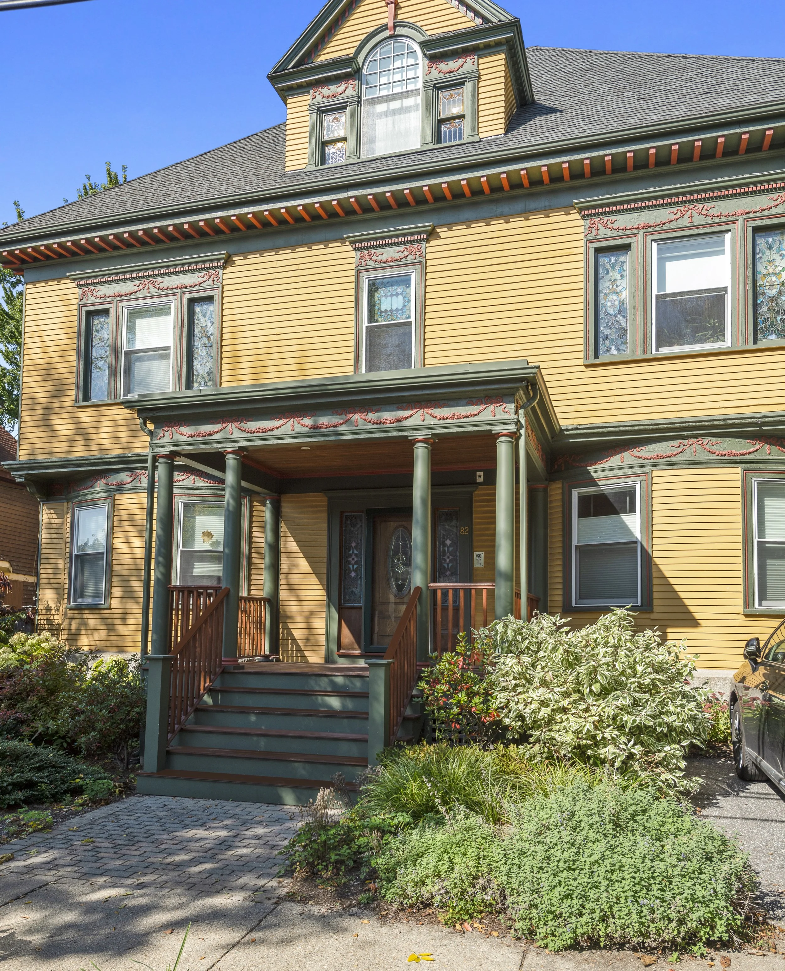 BrooklinePorch_DSC5204.jpg