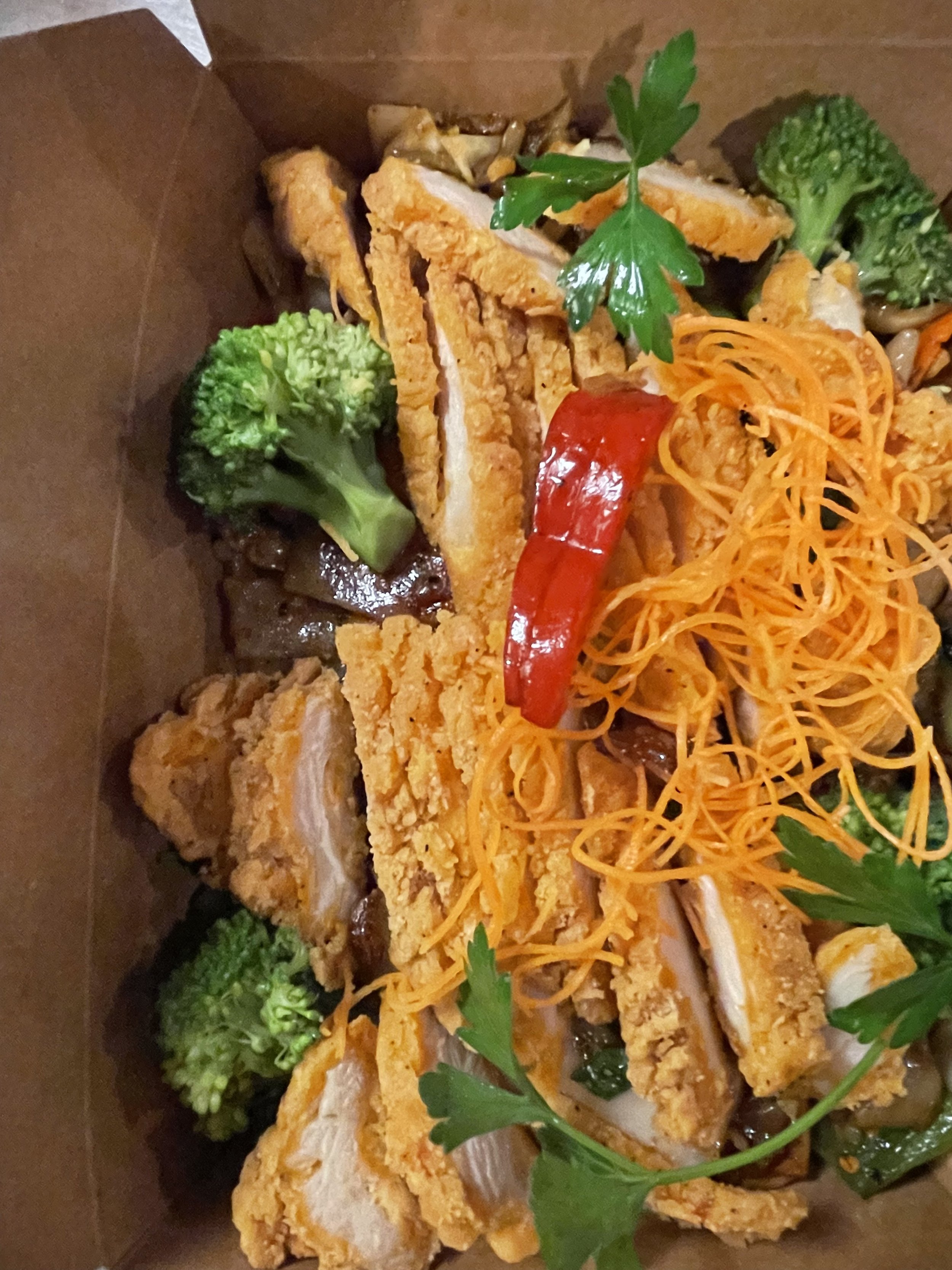 Drunken Noodles (with fried chicken)
