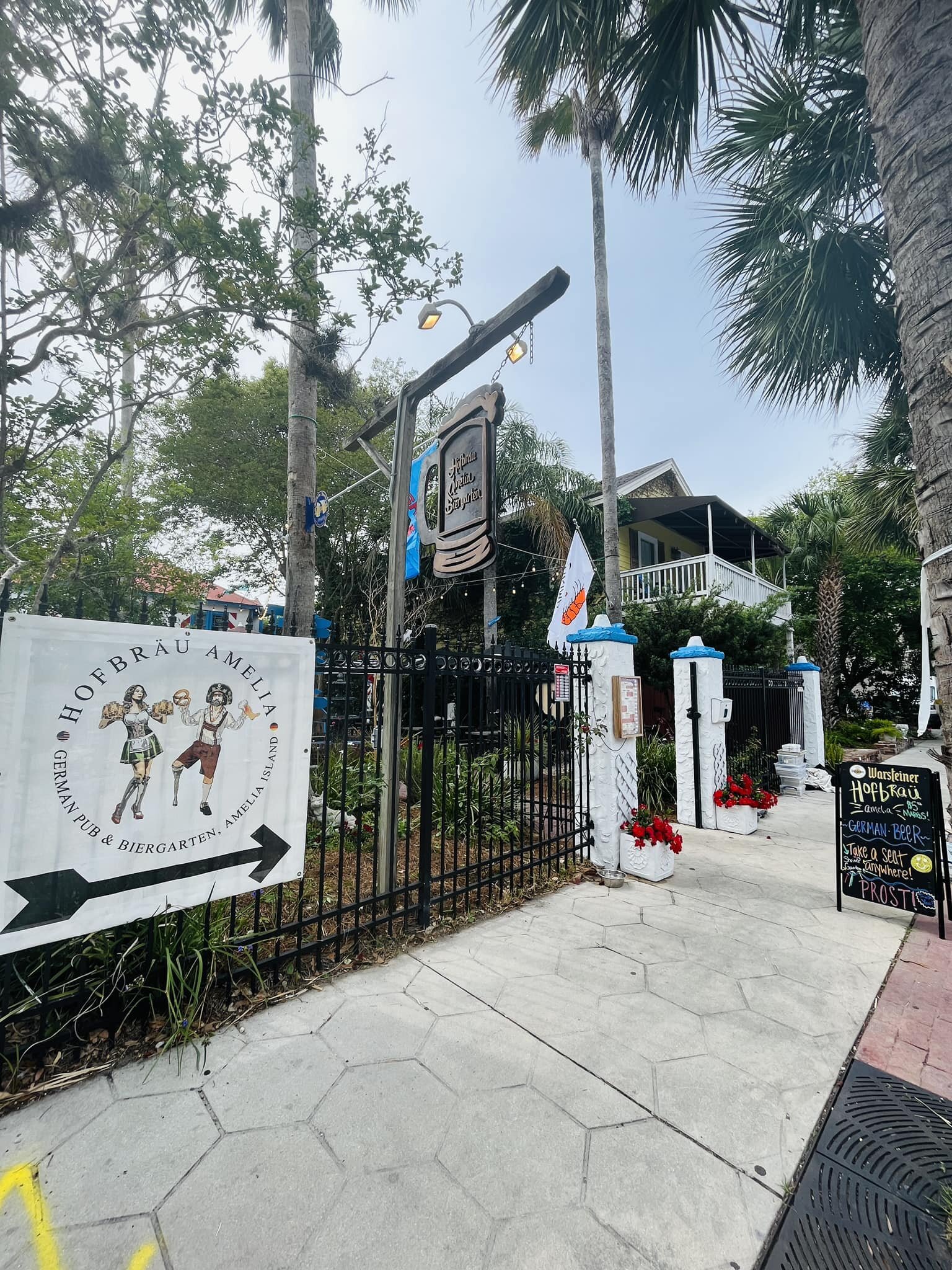 We&rsquo;re getn Shrimpy at Hofbrau Amelia!! Try some of our Shrimp Gumbo 🦐 🇩🇪 
#shrimpfestameliaisland #fernandinabeach #biergarten