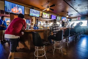Benny's Lounge photo