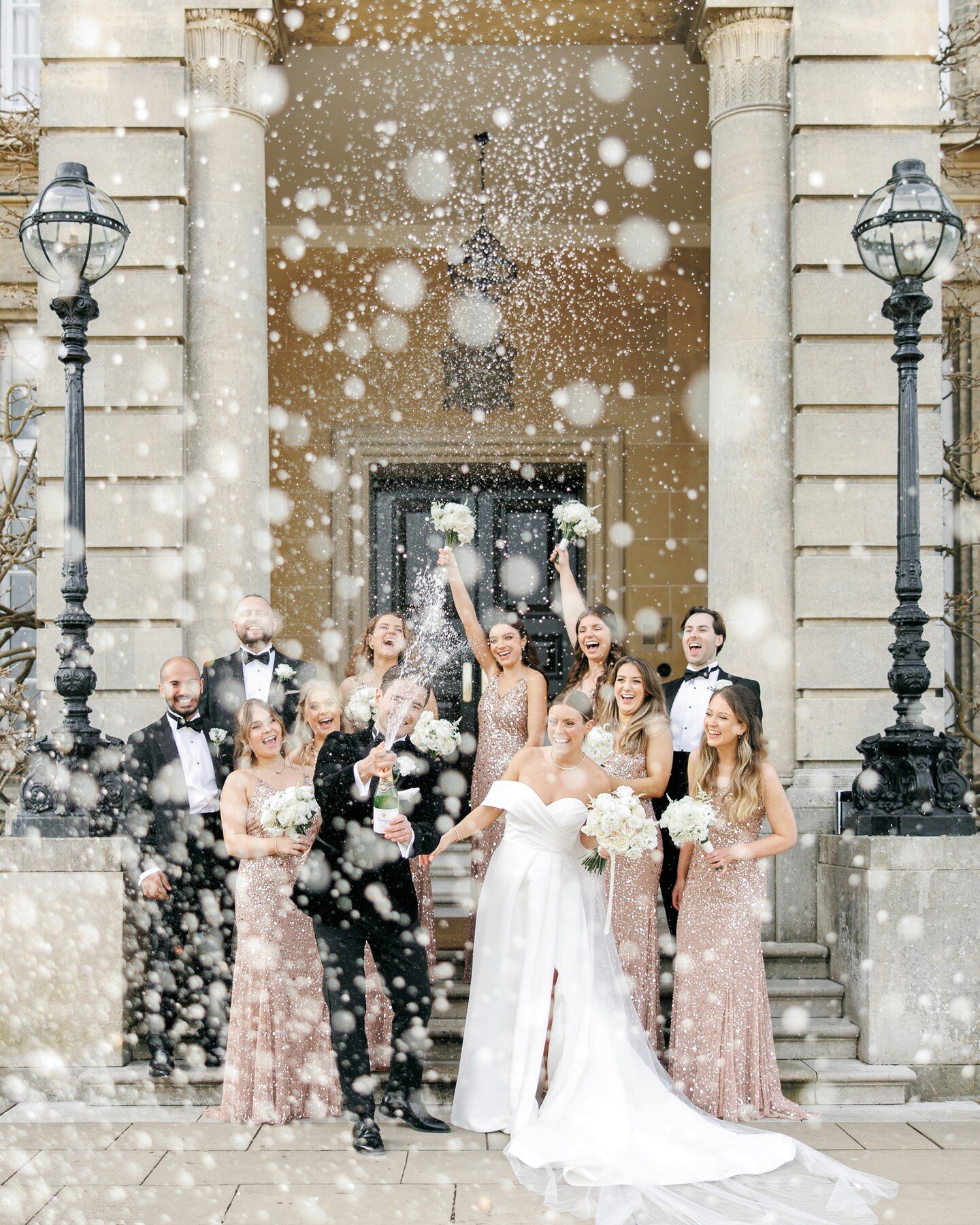 We're celebrating the start of wedding season over here! Our hearts are absolutely bursting after some truly wonderful weddings - once we get into full swing again we realise how much we missed them over winter 🥰

Here are a handful of gorgeous mome