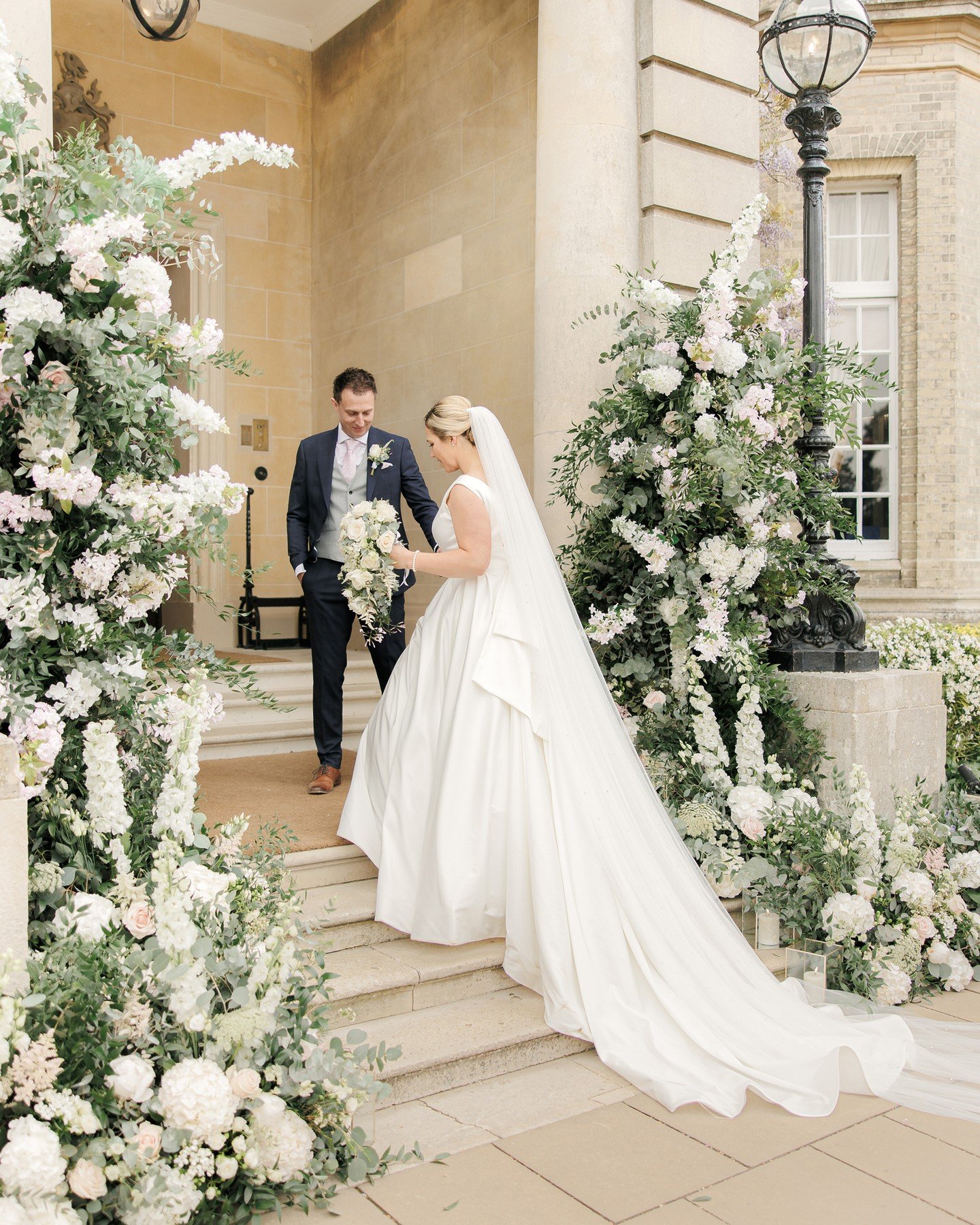 Emma &amp; Dan's wedding took us to floral heaven! When your bride is the niece of a talented florist you'd expect the blooms to be beautiful, but wow 😍😍😍

Hedsor provided the perfect backdrop as always for this joyful, emotional spring wedding. E