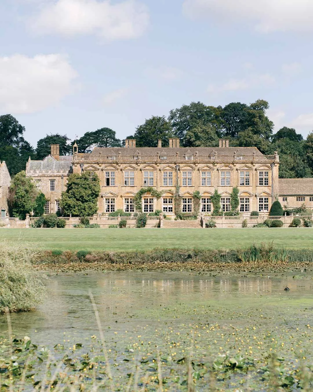 Brympton-House-Wedding-Photography-31.jpg