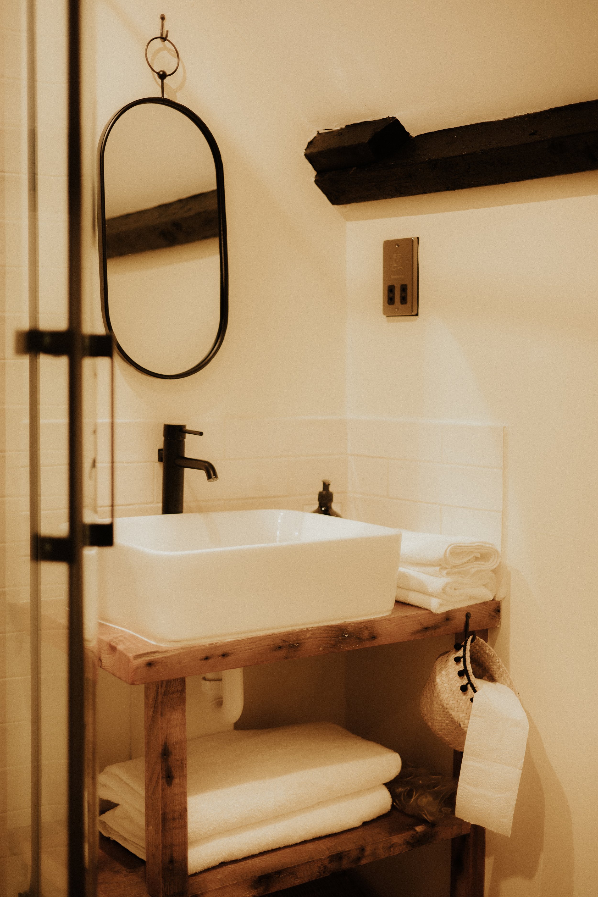 Room 20 15mb.jpg