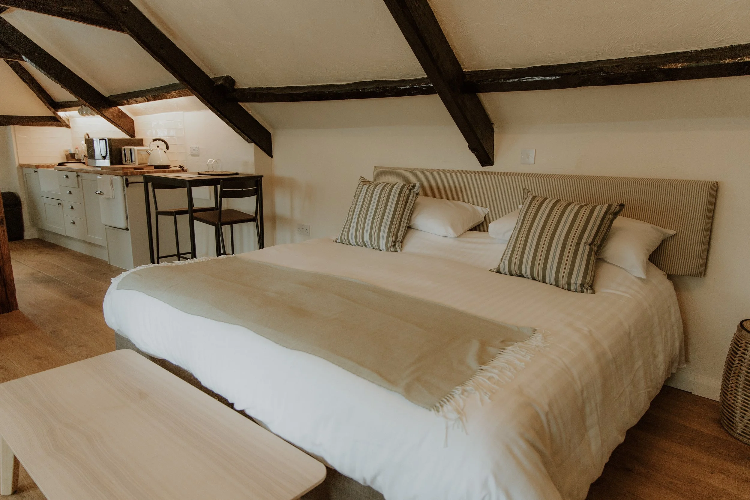 Room 20f smaller.jpg