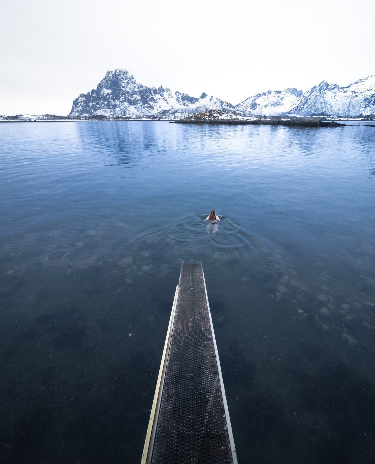 Hey there! If you're looking for a truly invigorating experience during your stay in Lofoten, check out our spa and take a dip in the cold artic&acute;s water.  Not only will it give you a burst of energy and leave you feeling refreshed, but also man