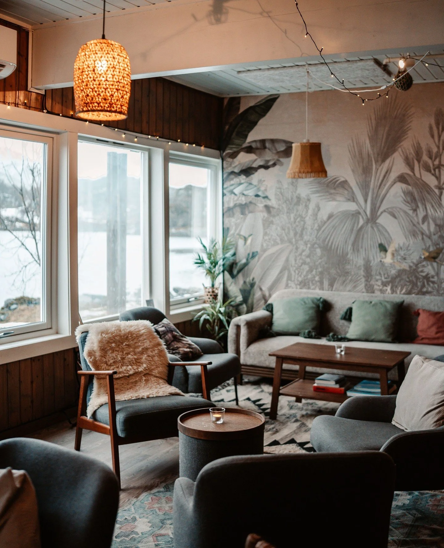 ain, wind, changing skies&hellip;⁠
That&rsquo;s Lofoten too.⁠
⁠
And honestly, it&rsquo;s the perfect excuse to slow down, stay inside, and enjoy the moment.⁠
⁠
Our caf&eacute; is open every day, with a great selection of homemade products, good coffe