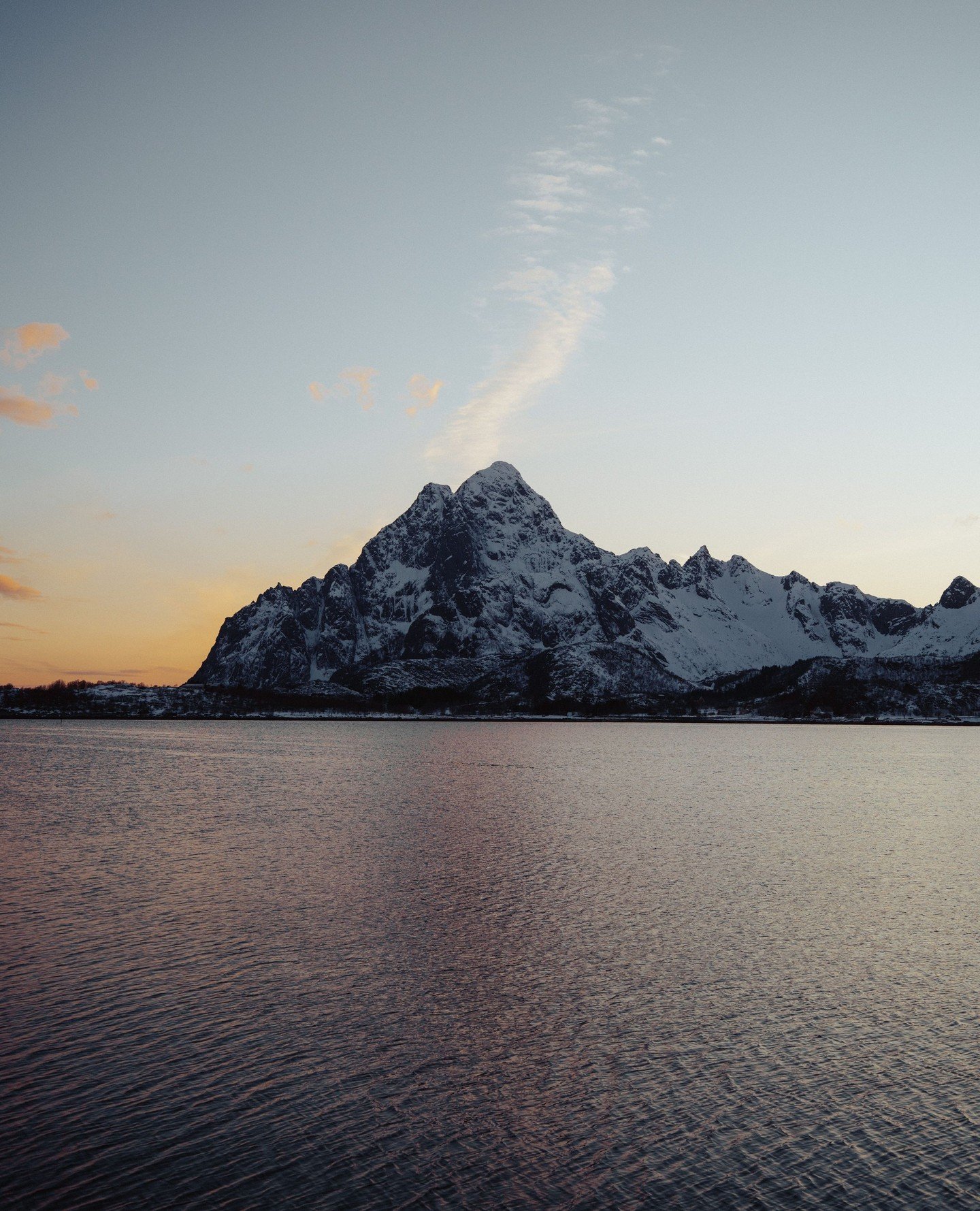 Just light over V&aring;gakallen.