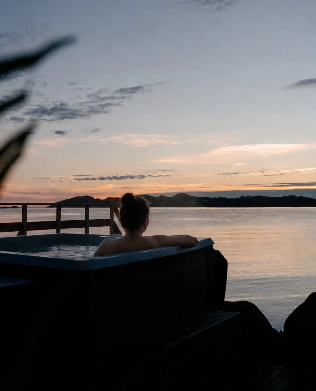 You could drive somewhere for dinner. Find a spa somewhere else. Then drive back to your cabin.⁠
⁠
Or you could just stay here.⁠
⁠
Explore Lofoten during the day. Come back for dinner, take your time, and end the evening in the hot tub by the ocean.⁠