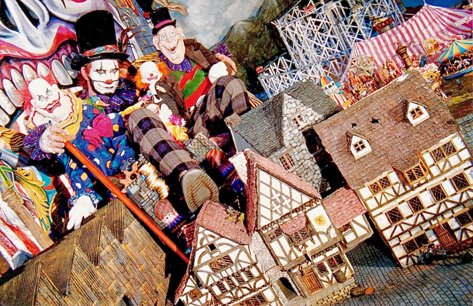 clown with clowns.jpg