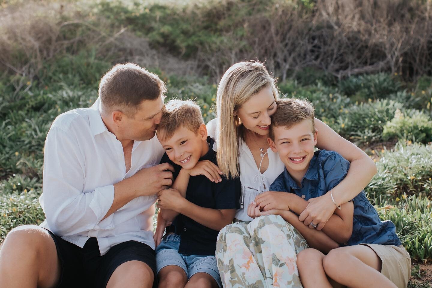 Loved seeing this family again 💫🧡 @anna_bowen #courtneykingphotography #familyphotography #captureyourmemories