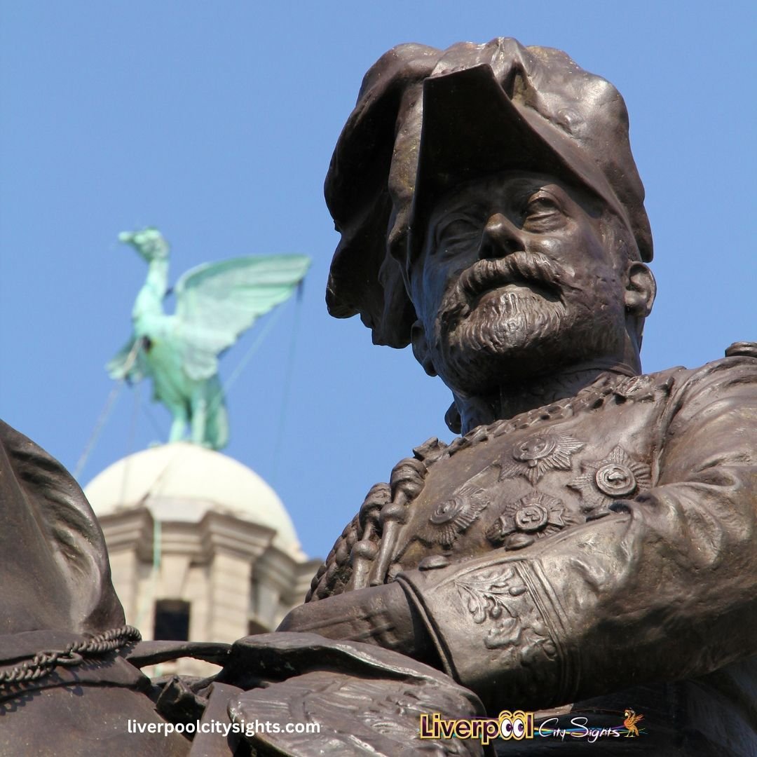 👑 Majestic vibes at Liverpool Pier Head! 🌊 The iconic statue of King Edward VII originally stood in the center of George's Dock, but in the 1920s, it found its new home at the southern end of Pier Head. 🏙️ A timeless tribute to Liverpool's maritim