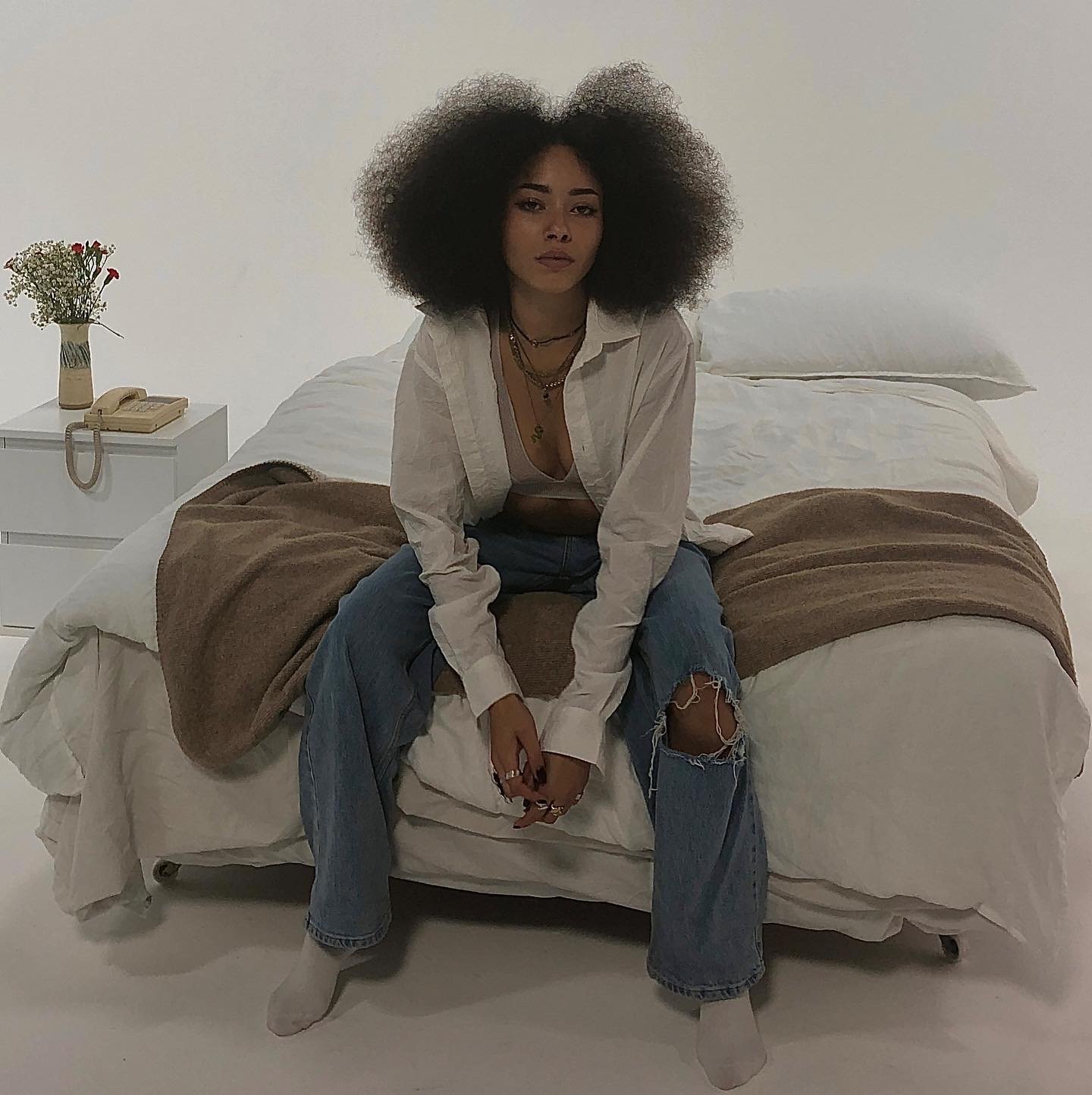 MUSIC VIDEOS: Sophie Faith, Heart On My Sleeve - bed scene, BTS.JPG