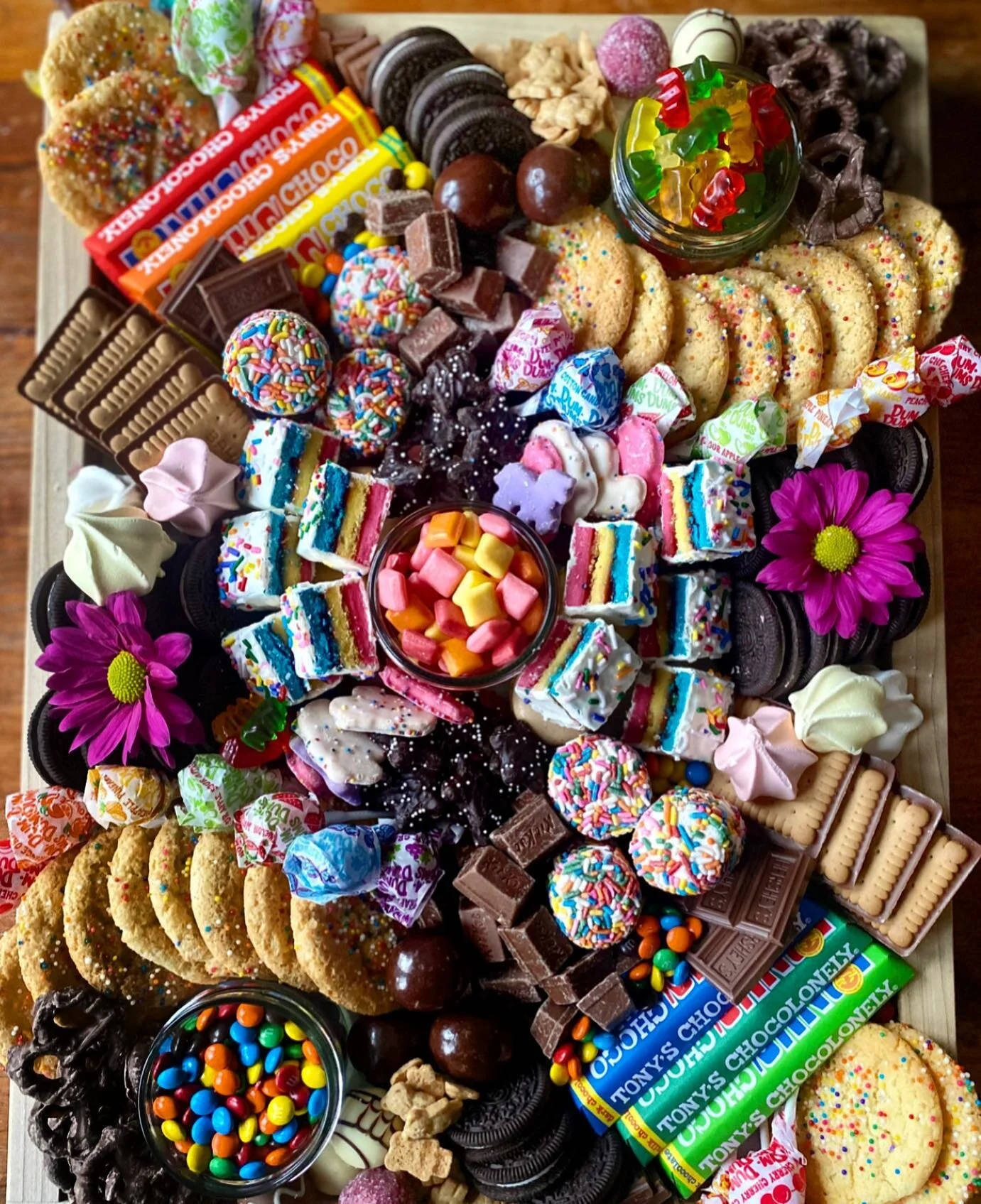 New favorite thing to do! 
🍭
🍬
🍫
🧁
I&rsquo;m having way too much fun with sugar! This was made for the sweetest birthday girl, Hannah. 💕
