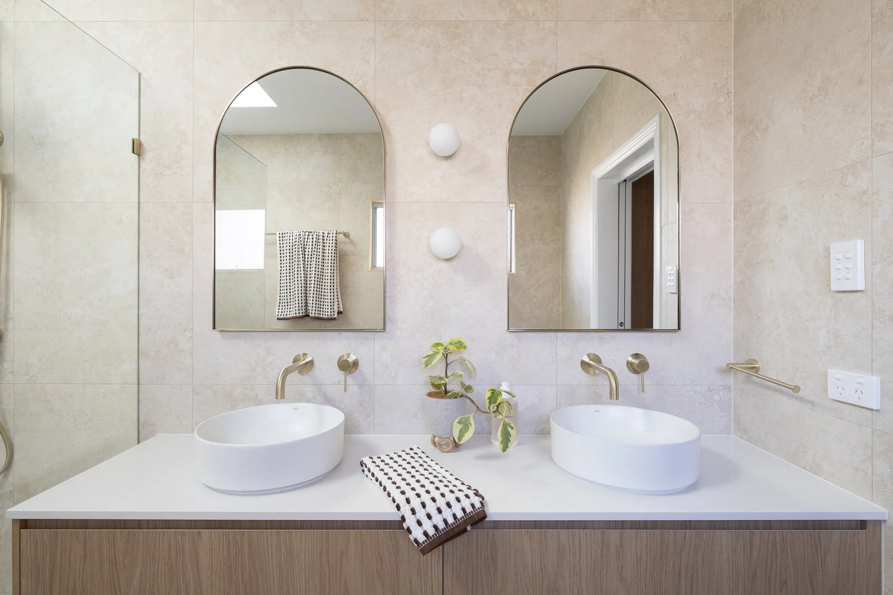 Mitchelton Renovation