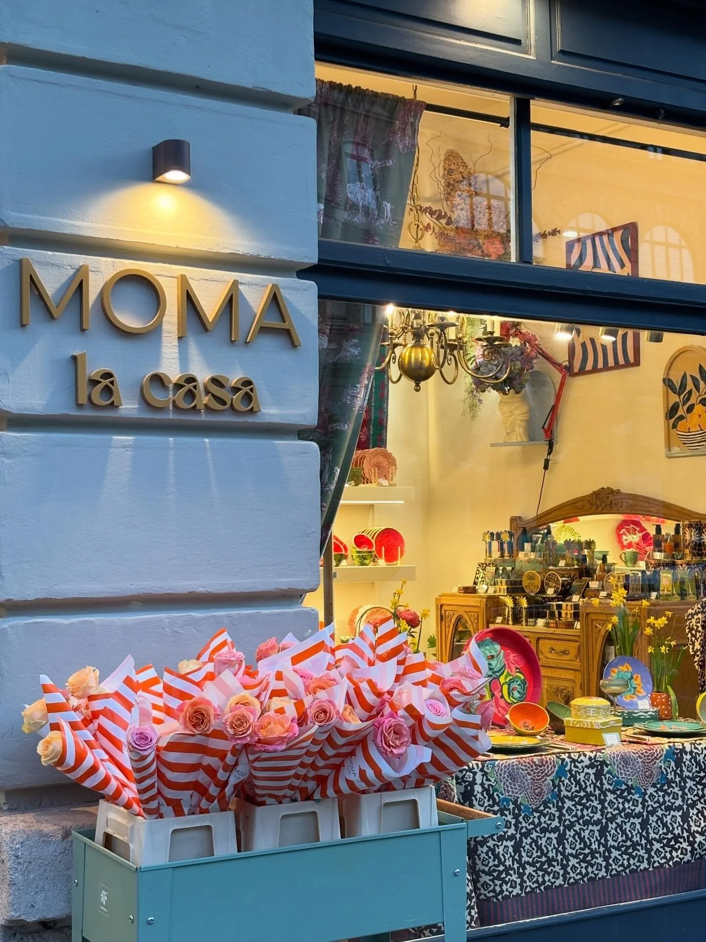 Ayer pudimos conocer lo &uacute;ltimo de @lisacorti_official y @frati__home directamente desde 🇮🇹 en un evento precioso en Burgos.

Textiles premium, piezas para una mesa especial&hellip; elementos de esos que, en cualquier lugar, levantan un espac