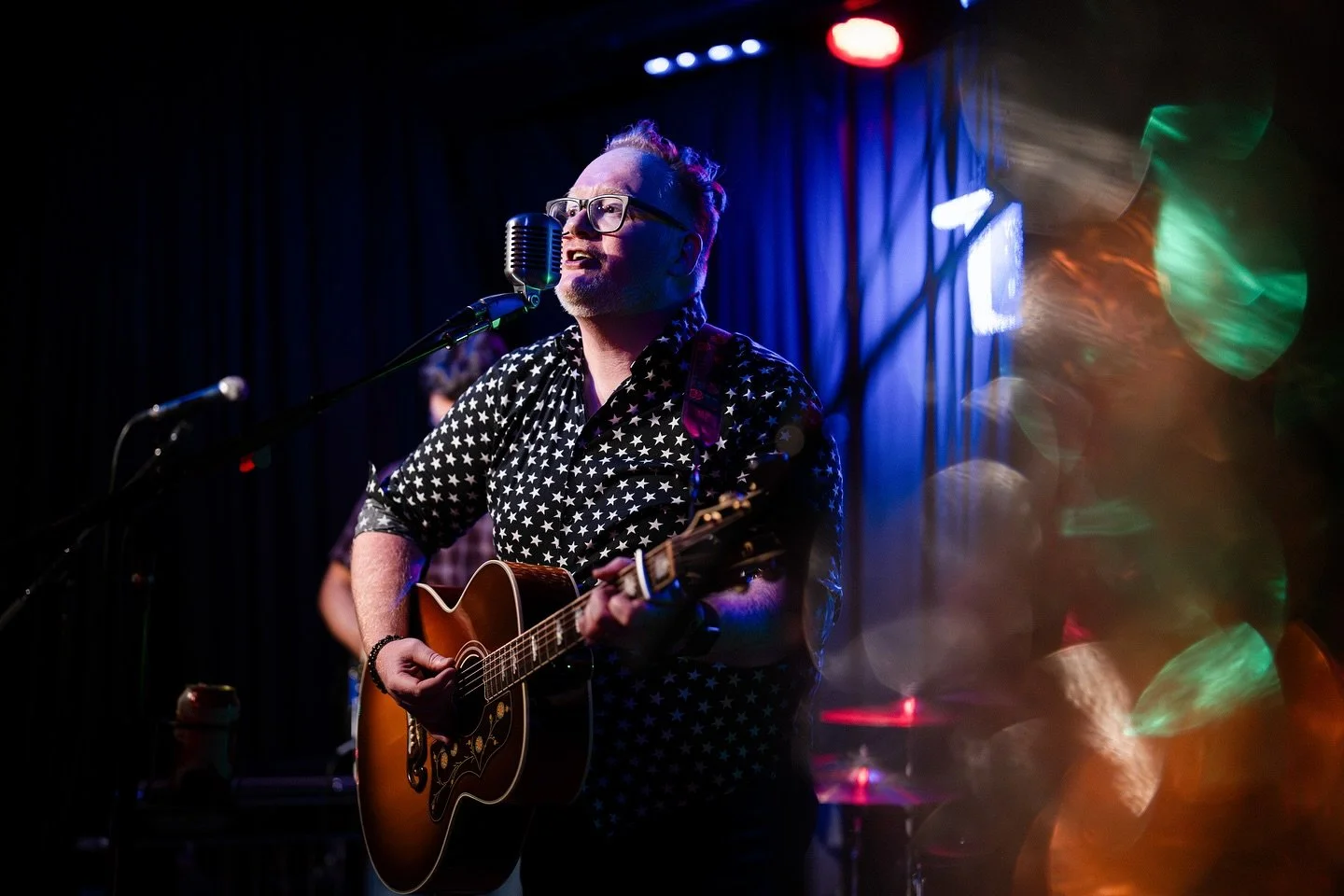 &ldquo;We try to combine big harmony-laden pop arrangements with the sound of a bitter-sounding Scotsman singing over them.&rdquo;

HUGE thanks to Pete&rsquo;s Rock News &amp; Views for their Chinaskis feature and interview with Robbie, which went li