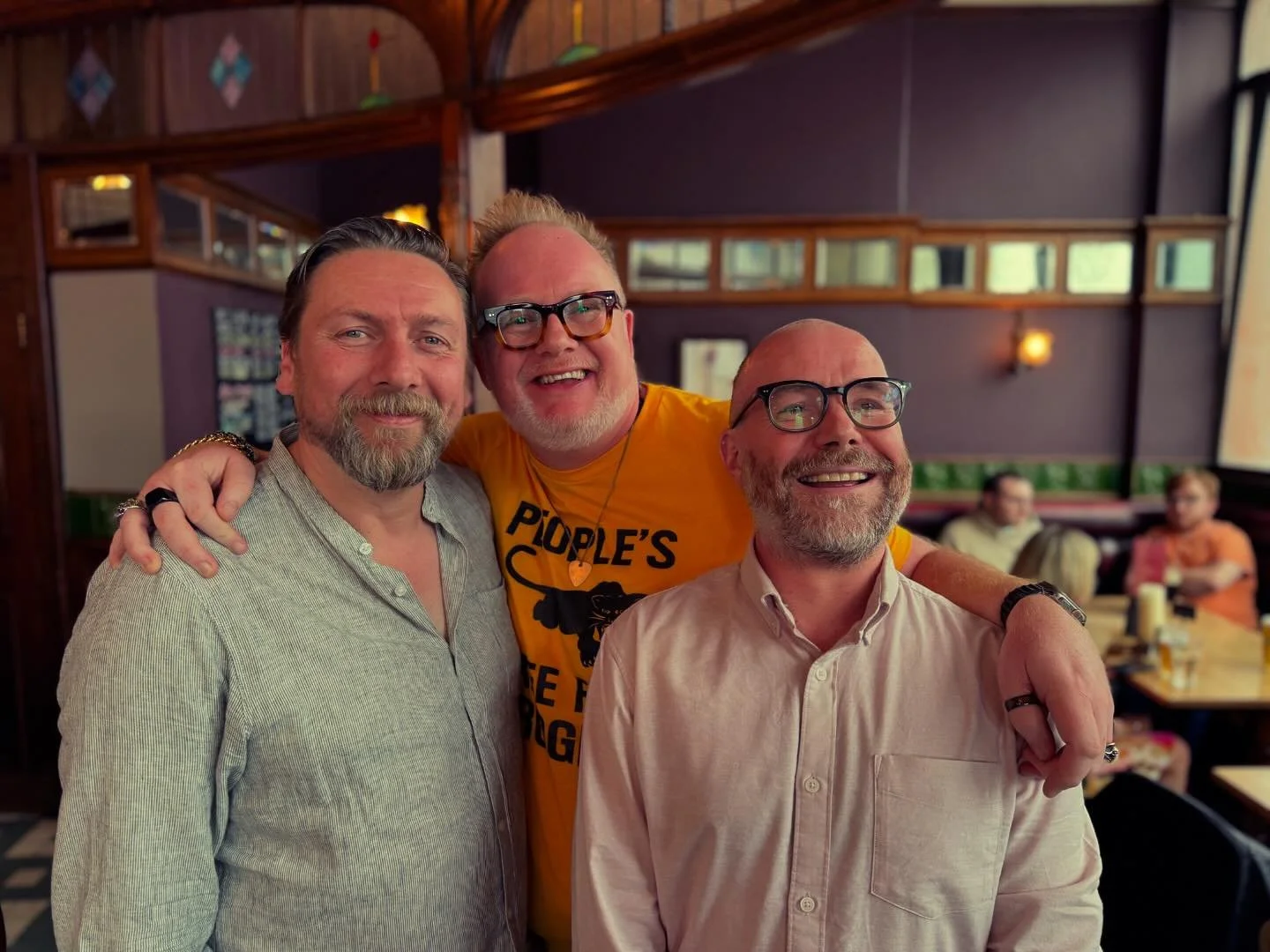 Back in the motherland for a flying visit, and reunited with two of the original &lsquo;naskis - in a bar, of course 😂 Thanks to Chris and @thestuartpwilson for coming out and raising a glass or ten 🥃