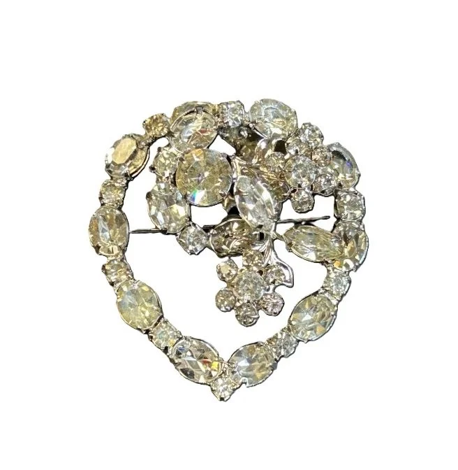 AffinityJeweled 3D Rhinestone flower design brooch
