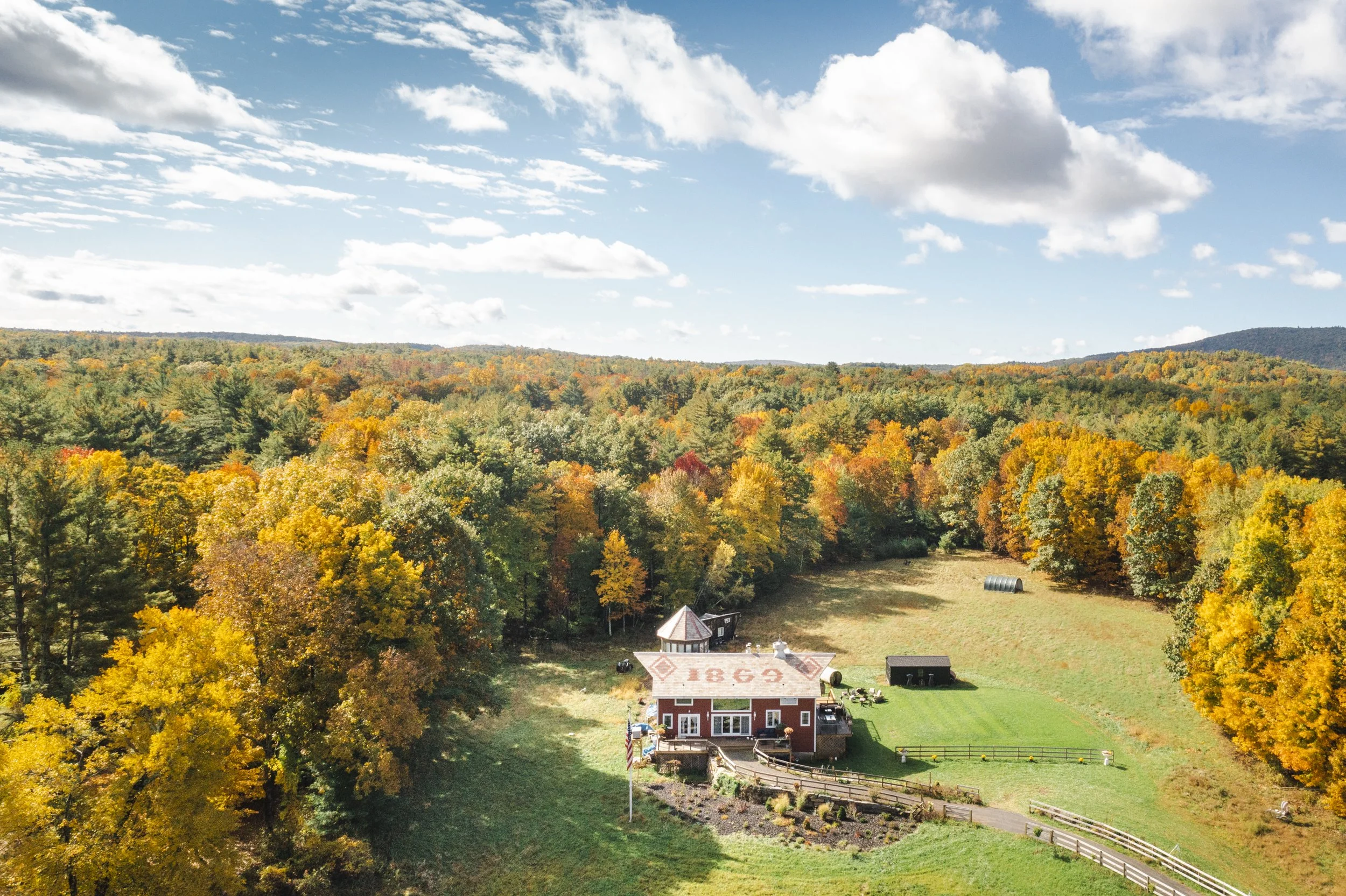 Woodstock Barn House & Cottages