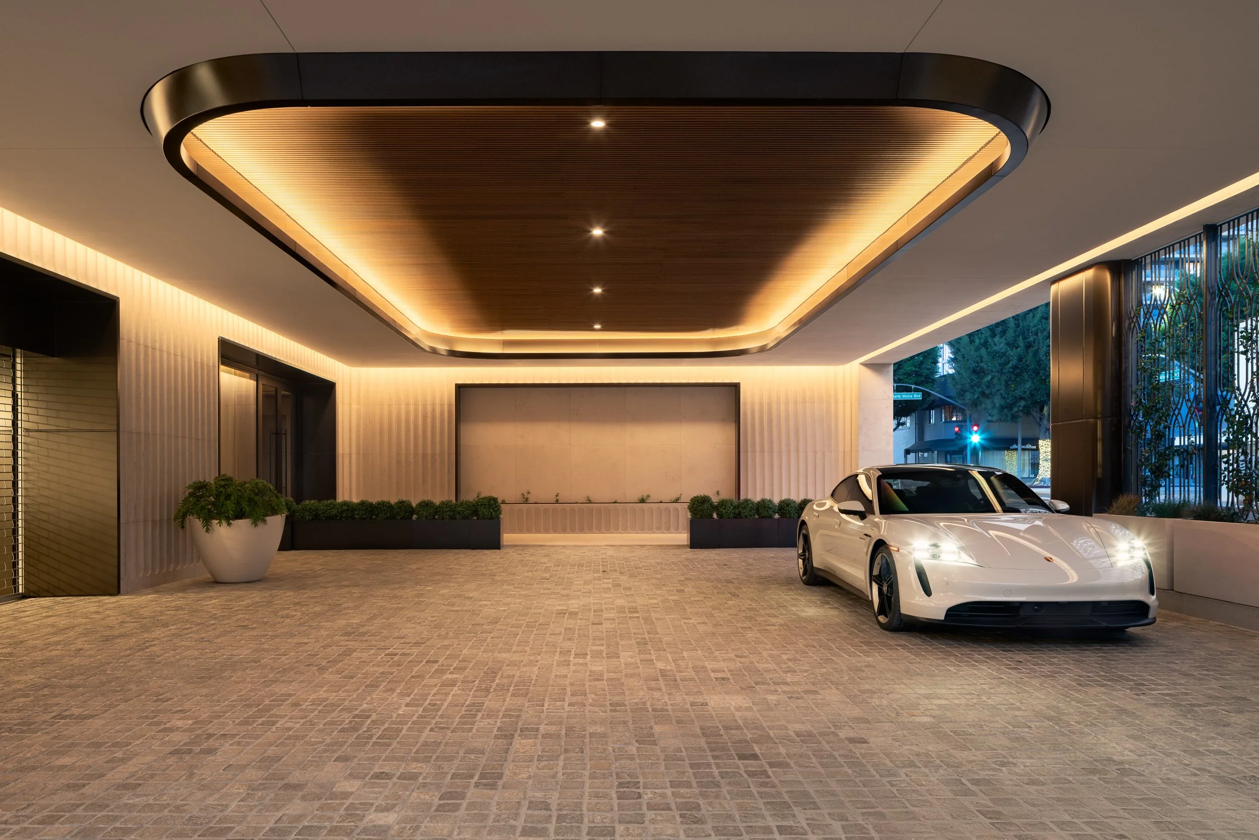 Rosewood Residences Lobby - Porte - ©EvanRamzi - Web-3.jpg