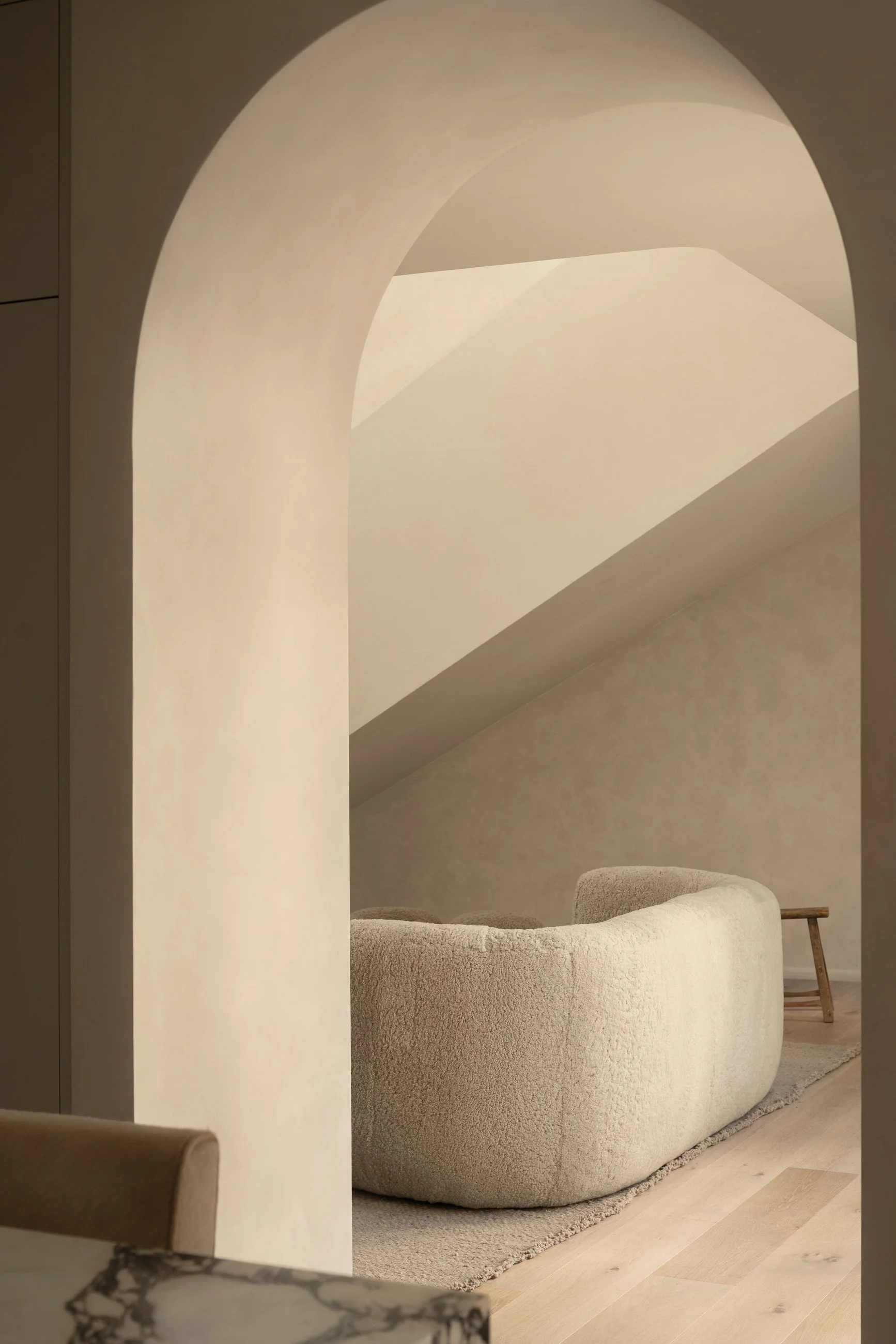 4070 Benedict Canyon Blvd - ©evanramzi - Web-8.jpg