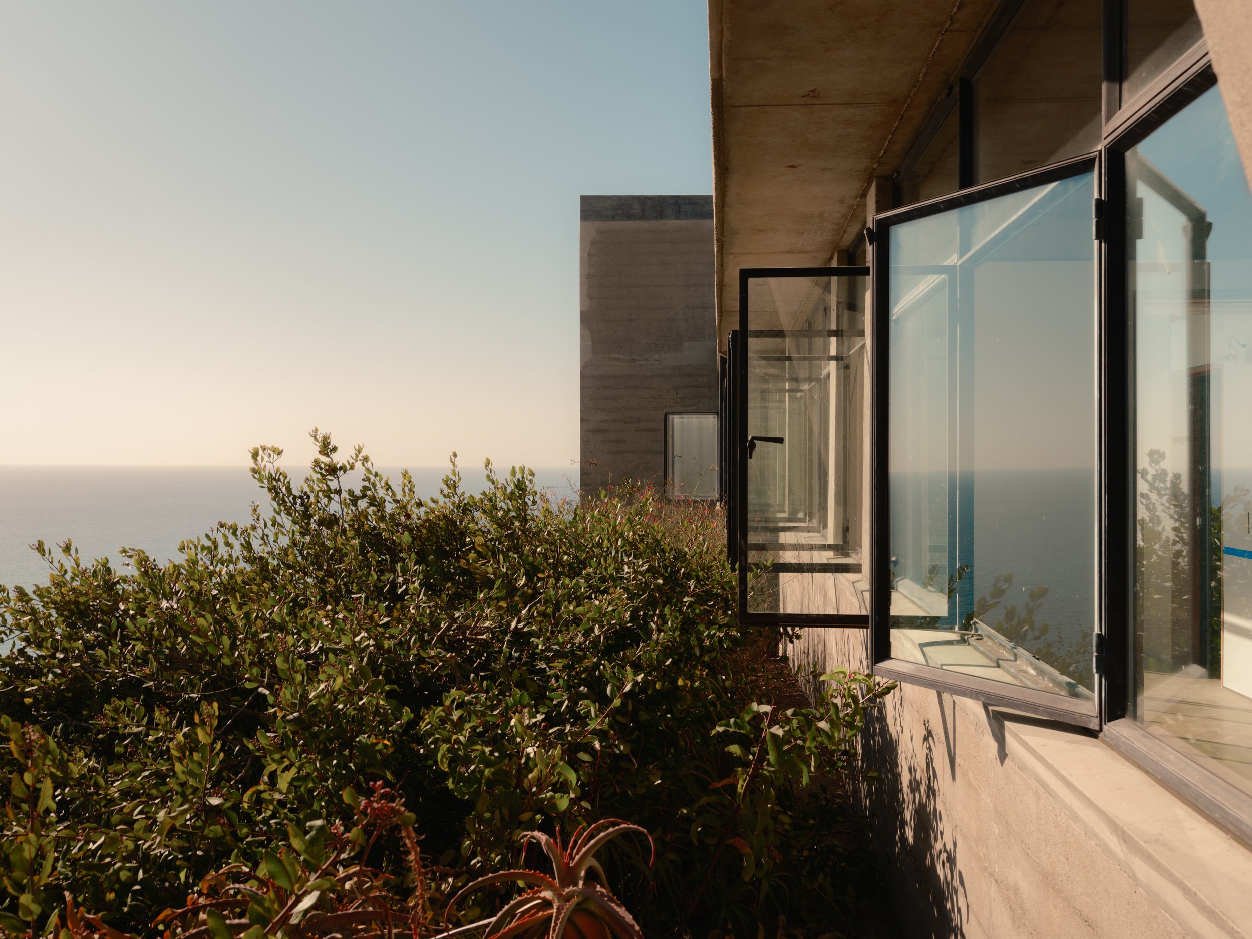 Hangover House - Evan Ramzi - Web-19.jpg
