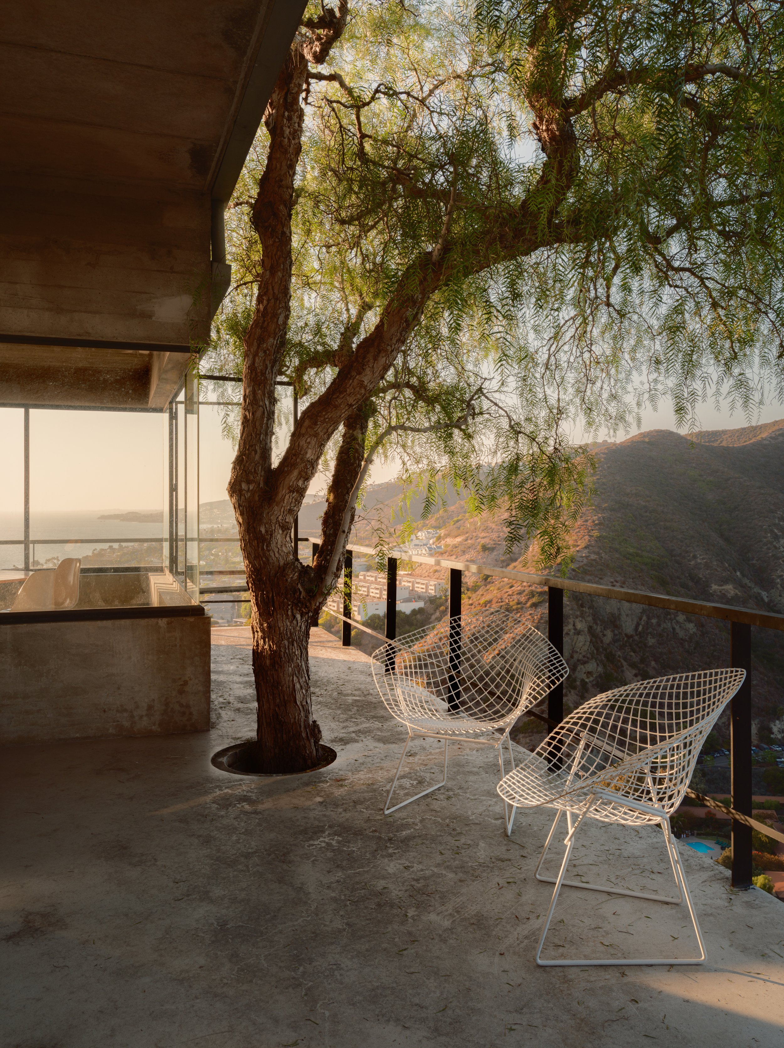 Hangover House - Evan Ramzi - Web-27.jpg