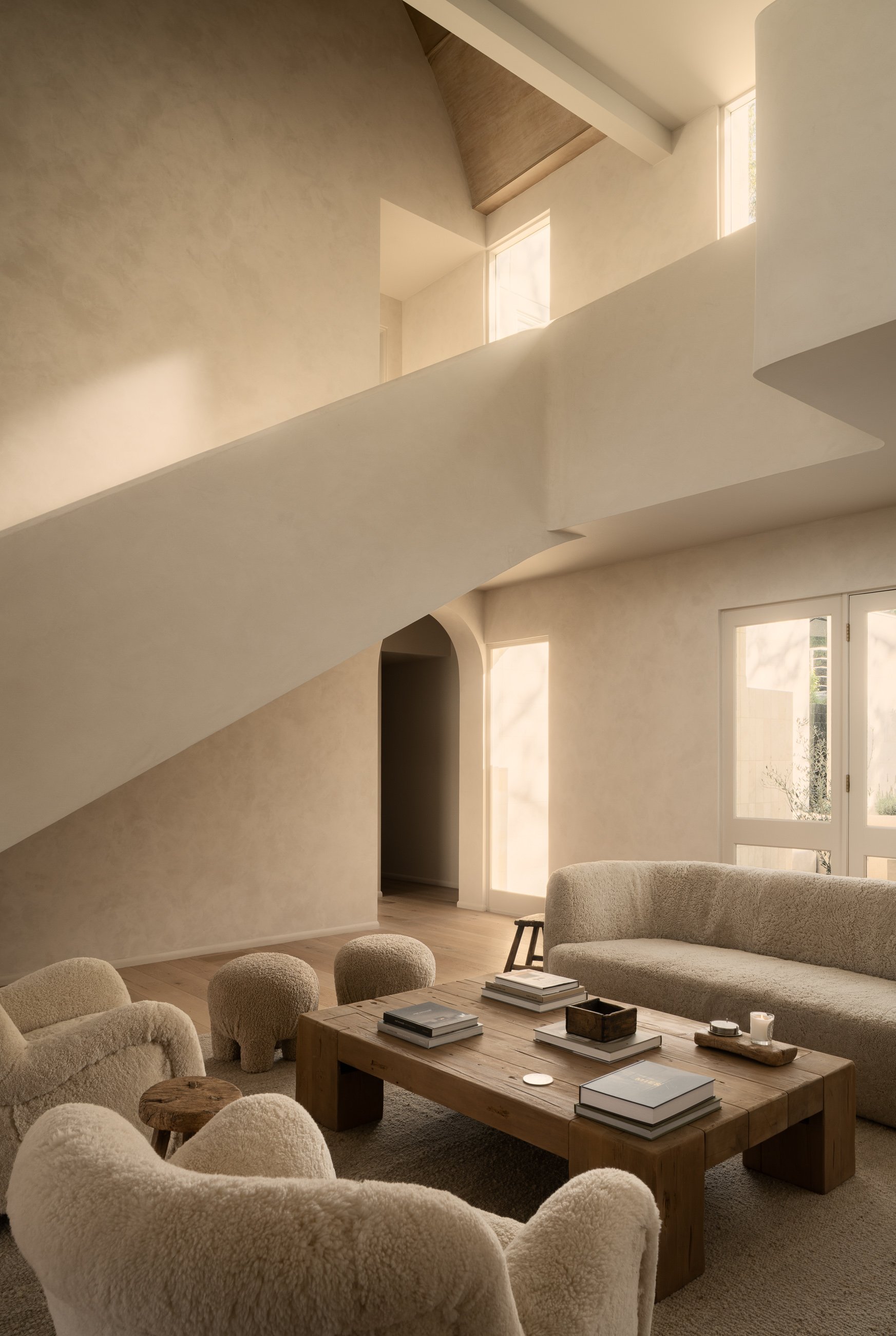 4070 Benedict Canyon Blvd - ©evanramzi - Web-3.jpg