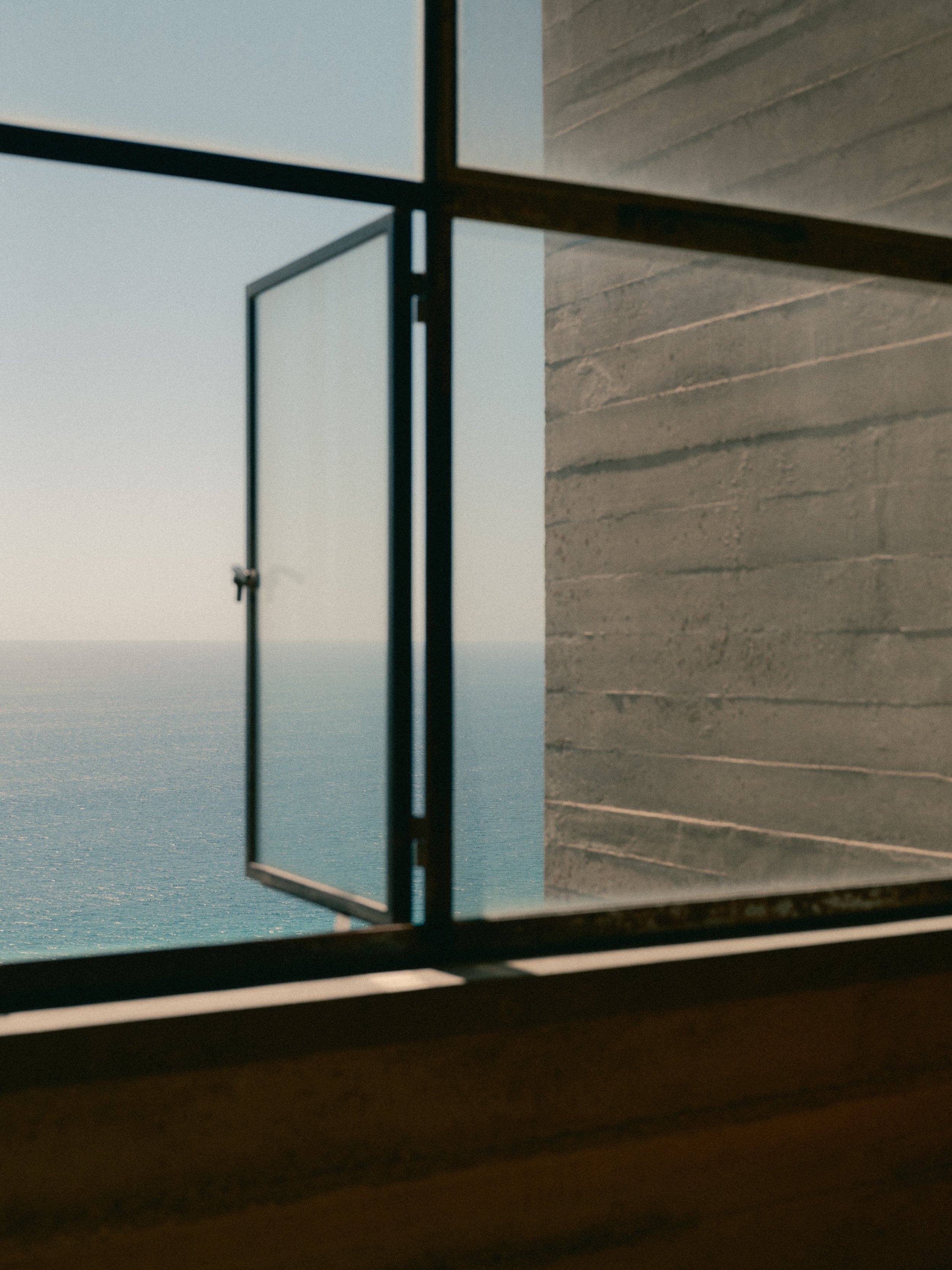 Hangover House - Evan Ramzi - Web-16.jpg