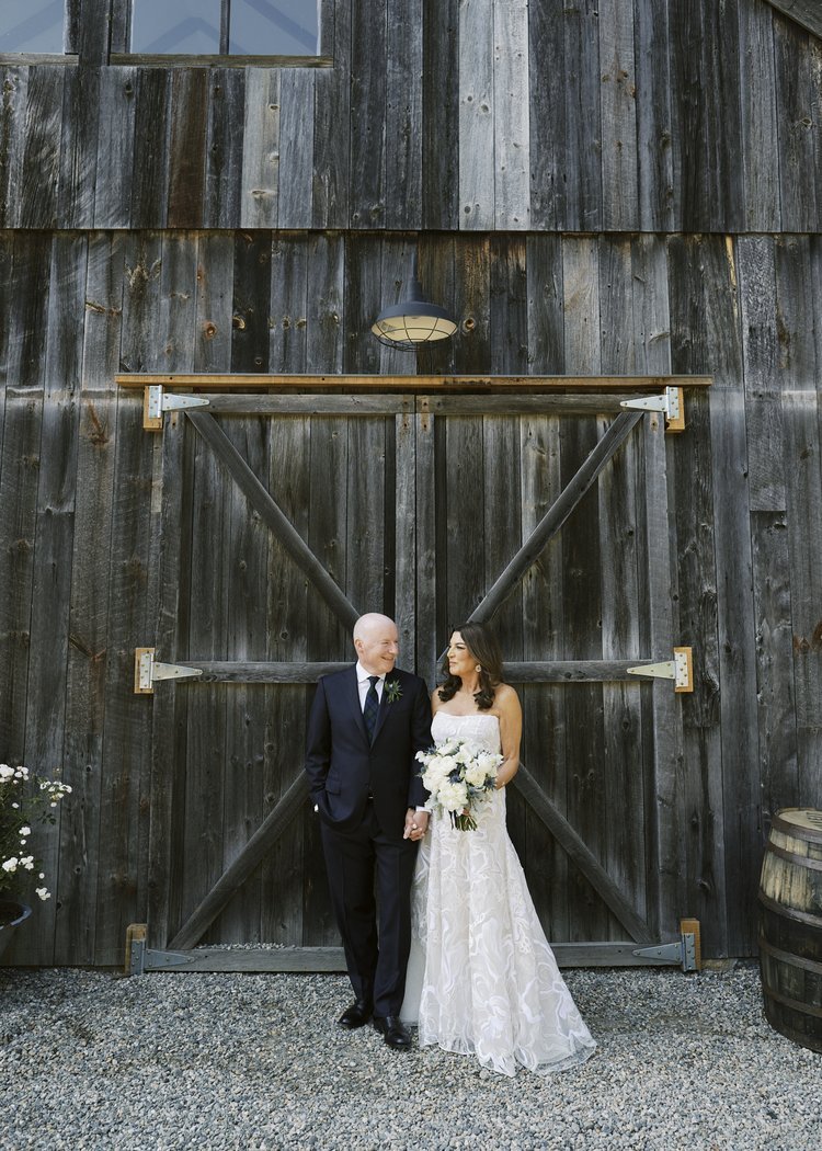230610_GraybarnsontheSilvermineRiverWeddingPhotography_By_BriJohnsonWeddings062.jpg