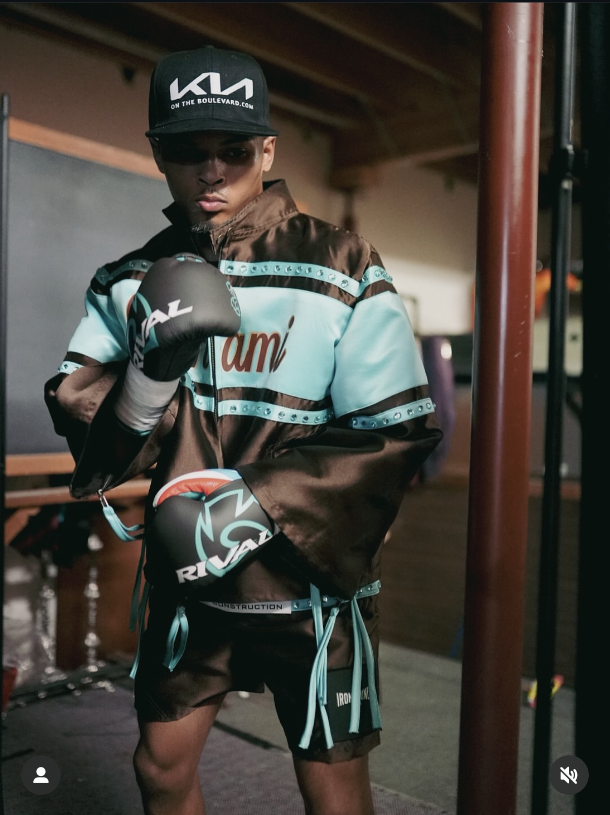 SATIN LONG SLEEVE MEN’S BOXING KIT