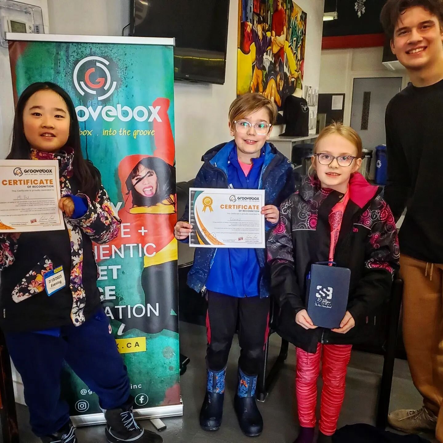 Another great in-house workshop with the St Albert Sports academy from sister Alphonse school 🏫

 Congrats to our two Groovebox scholarship winners, and our one knowledge award winner 🏆 coach Chris killed it! See you again soon, kiddos! 

Location 