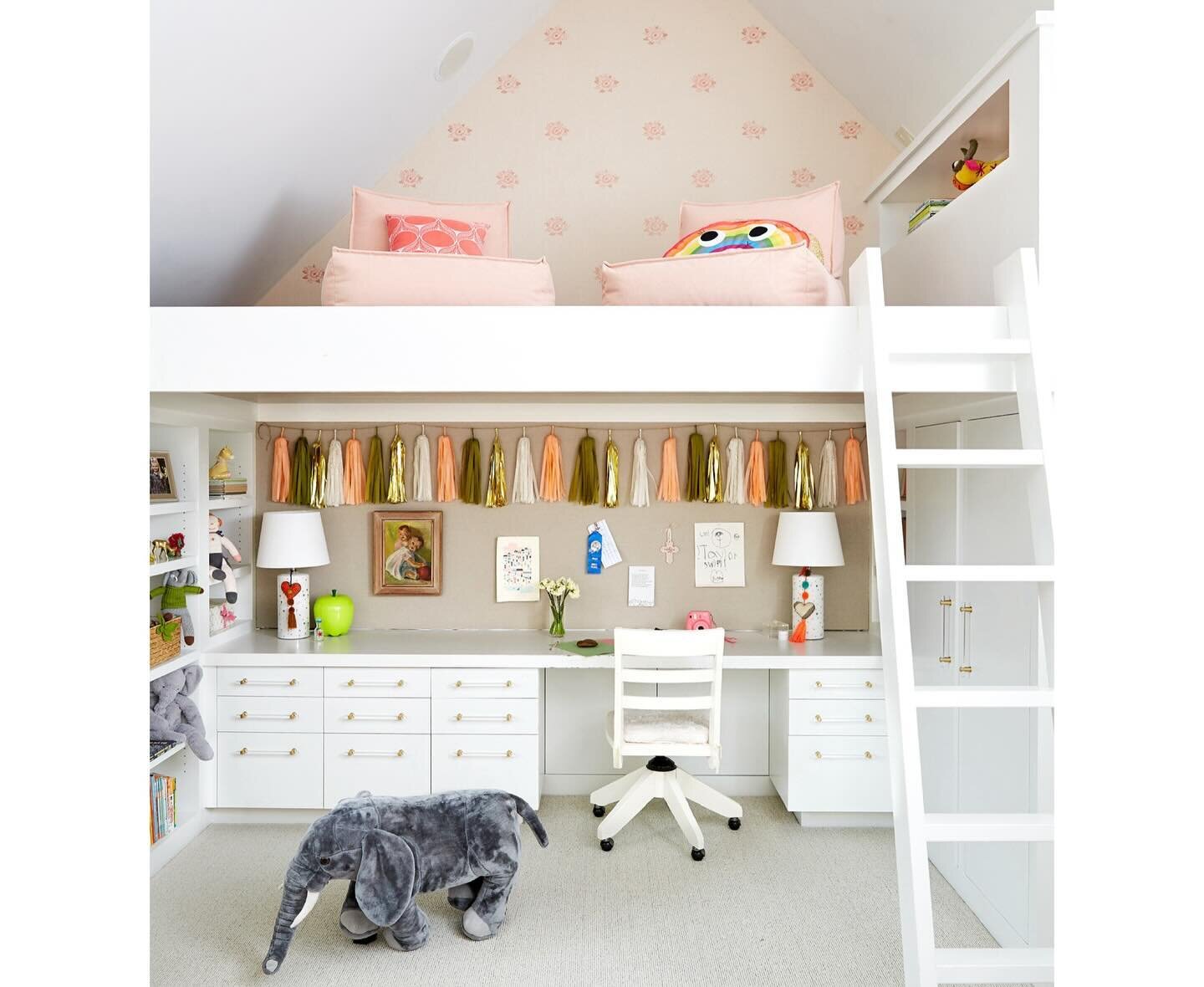 Happy Valentine&rsquo;s Day❣️ Flashing back to one of my favorite pink bedrooms. I designed this space for the love of my life and my first niece, Josie. Swipe to the end to see her in her space (she&rsquo;s a full-on tween now). That was the nightgo