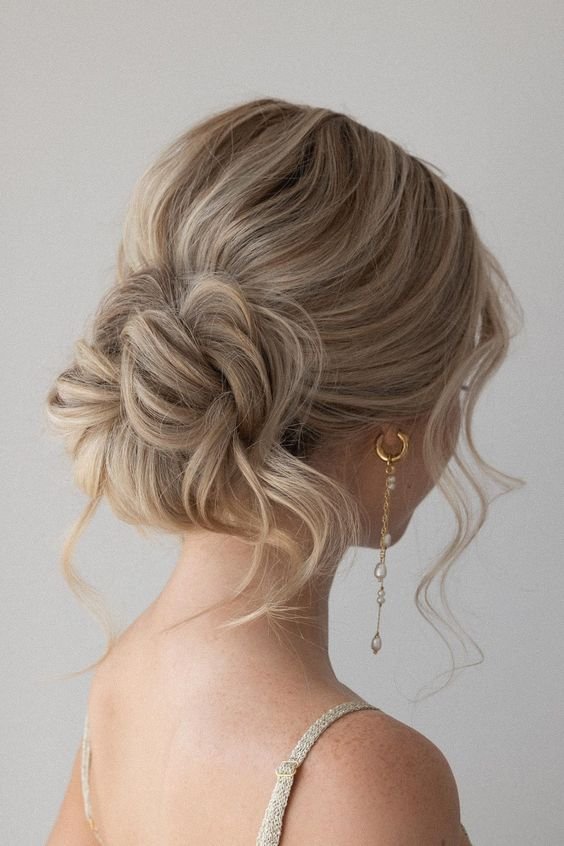 31 Most Beautiful Updos for Prom - StayGlam
