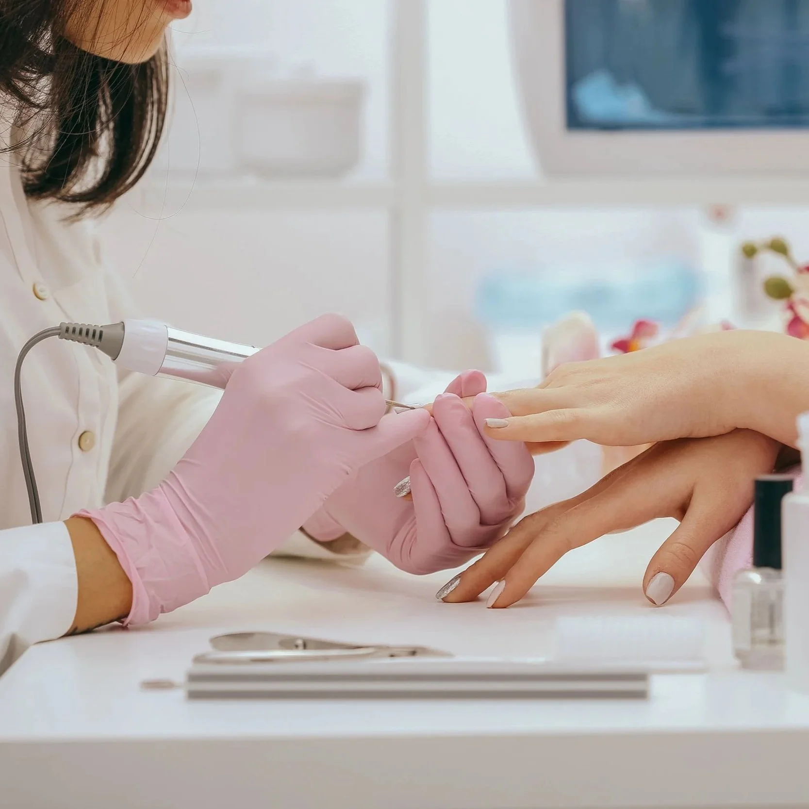 manicurist-with-milling-cutter-manicure-%281%29.jpg