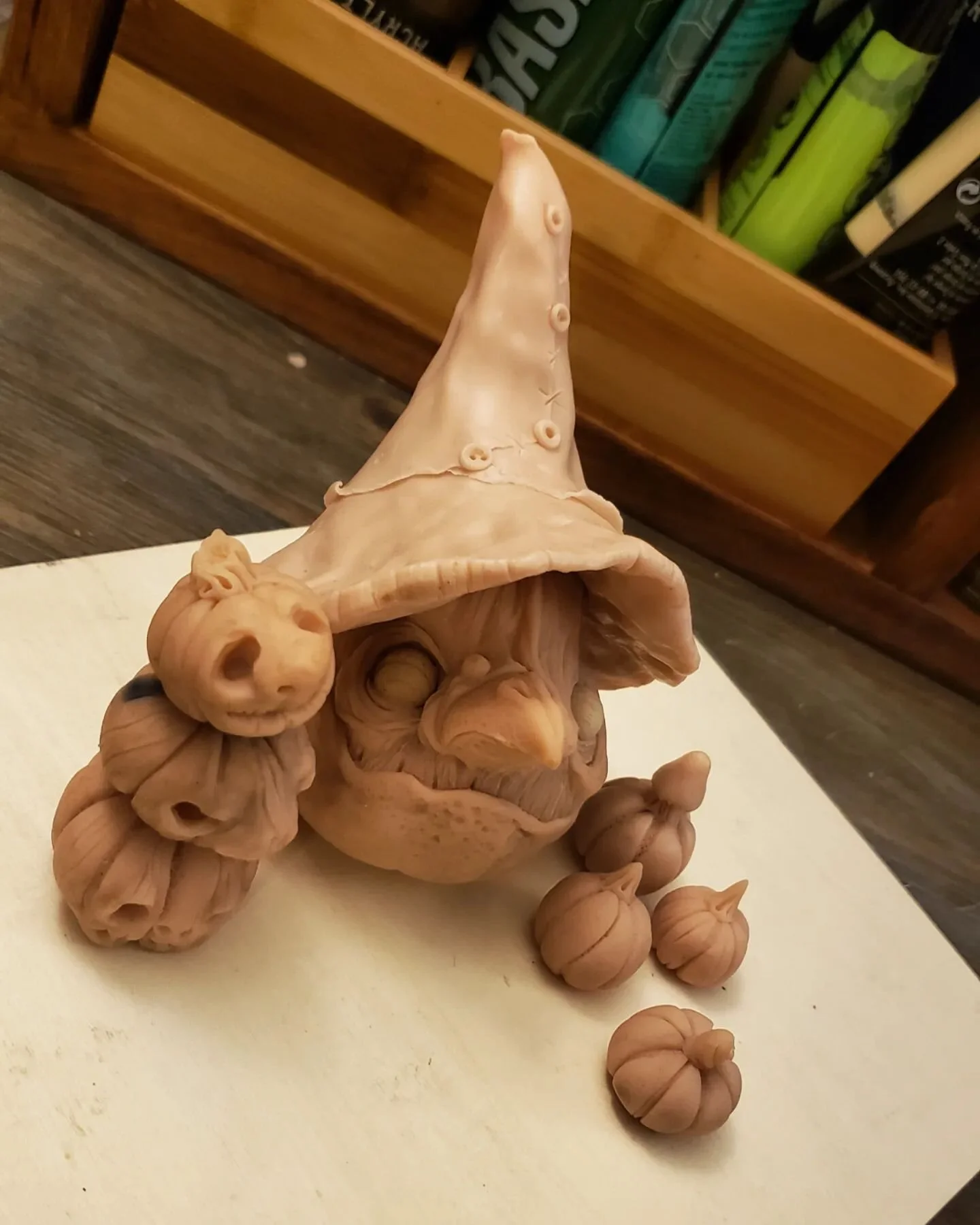 It's been a while. Felt good to have a friend over for an art night. 🎨🎃

#art #polymerclay #sculpture #artdoll #artist #halloween #fairytales #foundwithintheshadows #birds #scarecrow #pumpkins #yyjartist