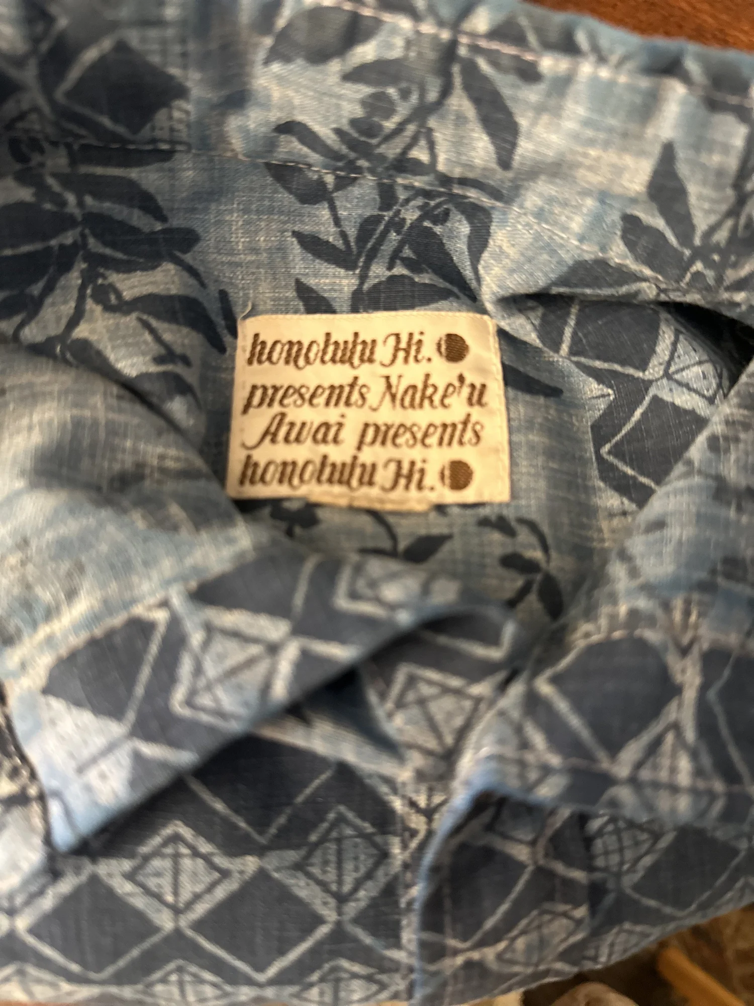 Nake'u Awai honolulu Hi.アロハシャツ Vintage Nake'u Awai blue printed aloha shirt XL | Fonda's Daughter