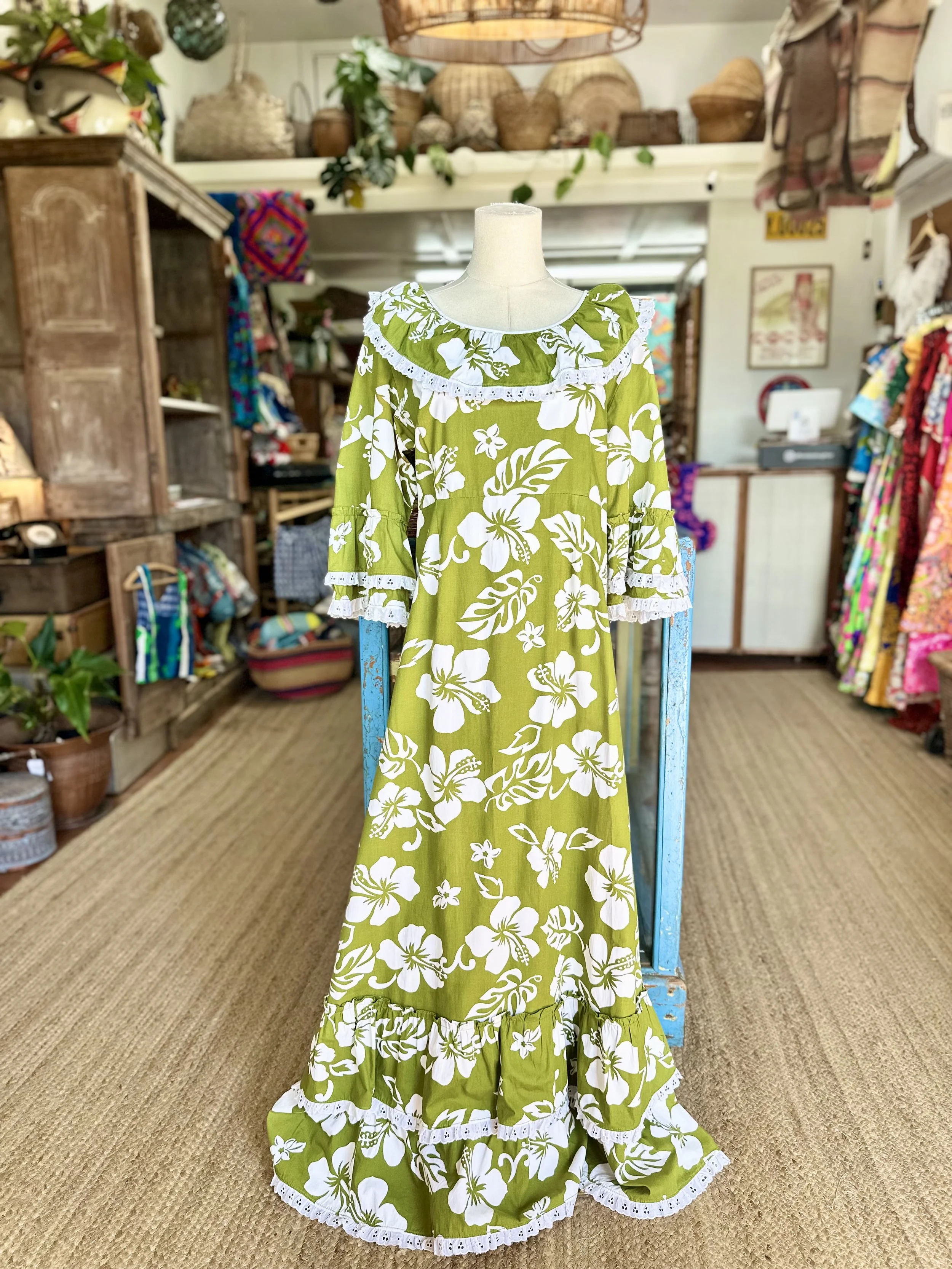 Vintage custom  tagless wonder mu'umu'u