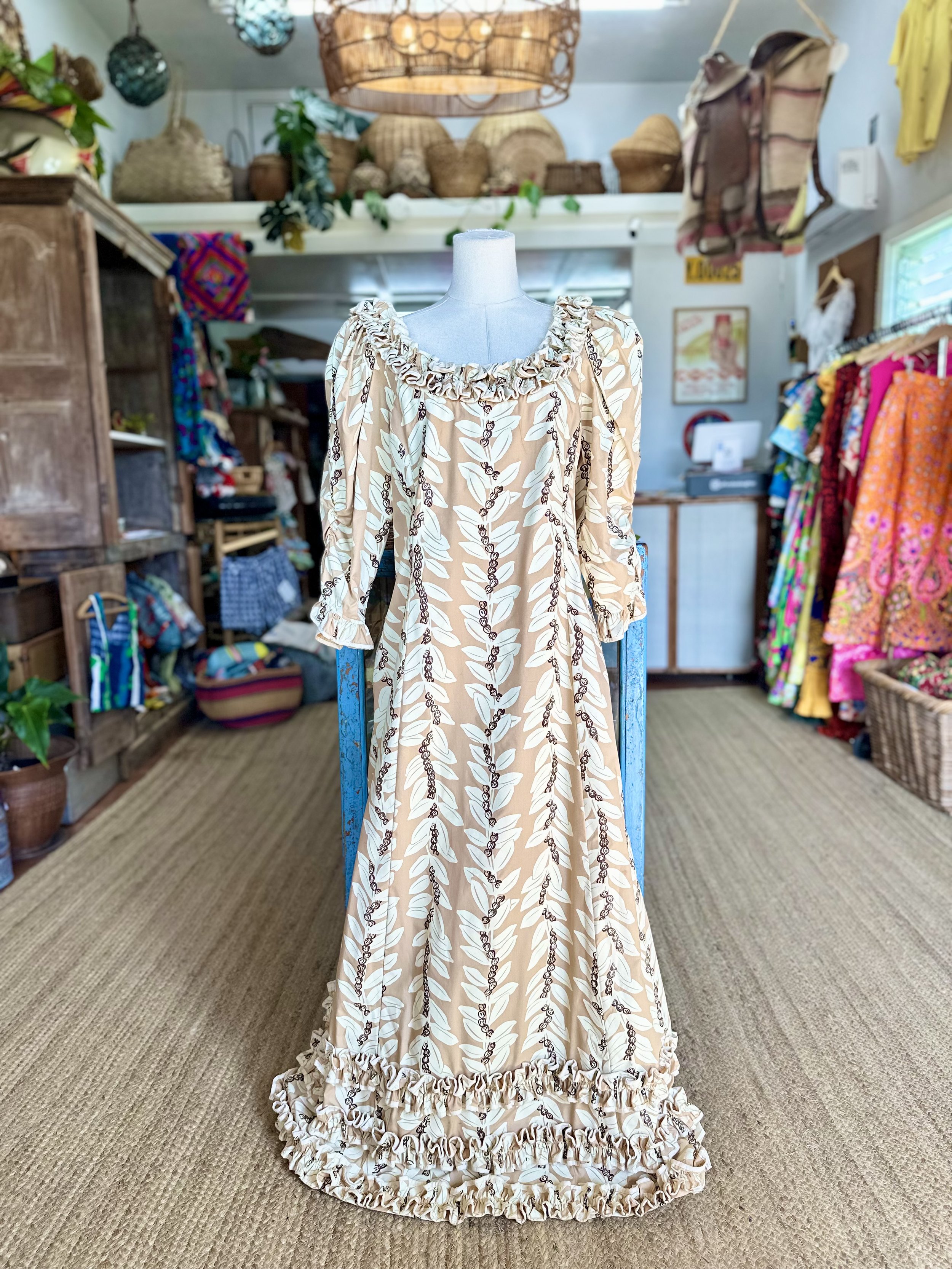 Princess Kai'ulani printed maile lei mu'umu'u