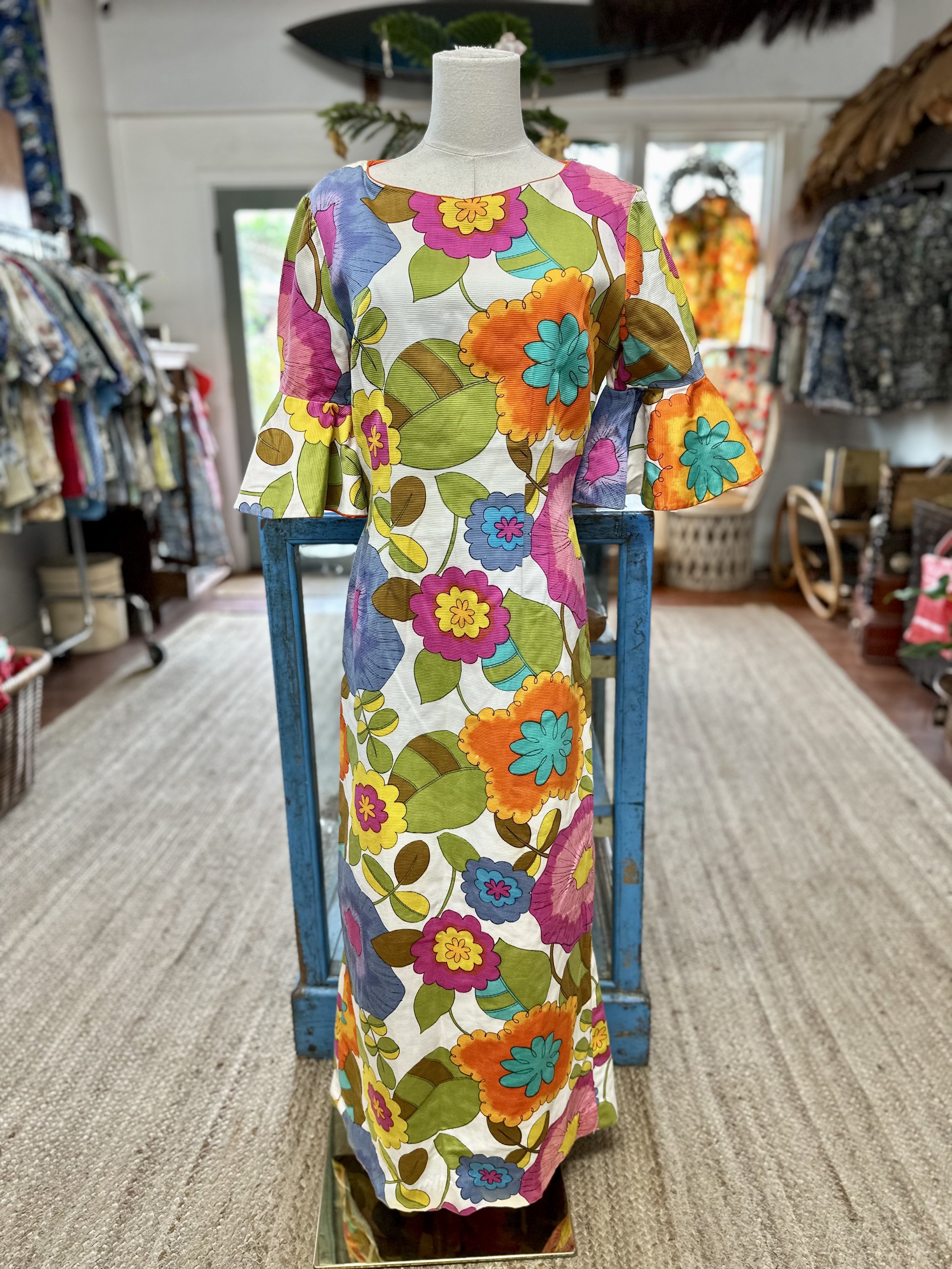 Vintage 1960s Alice Polynesian Fashions muumuu