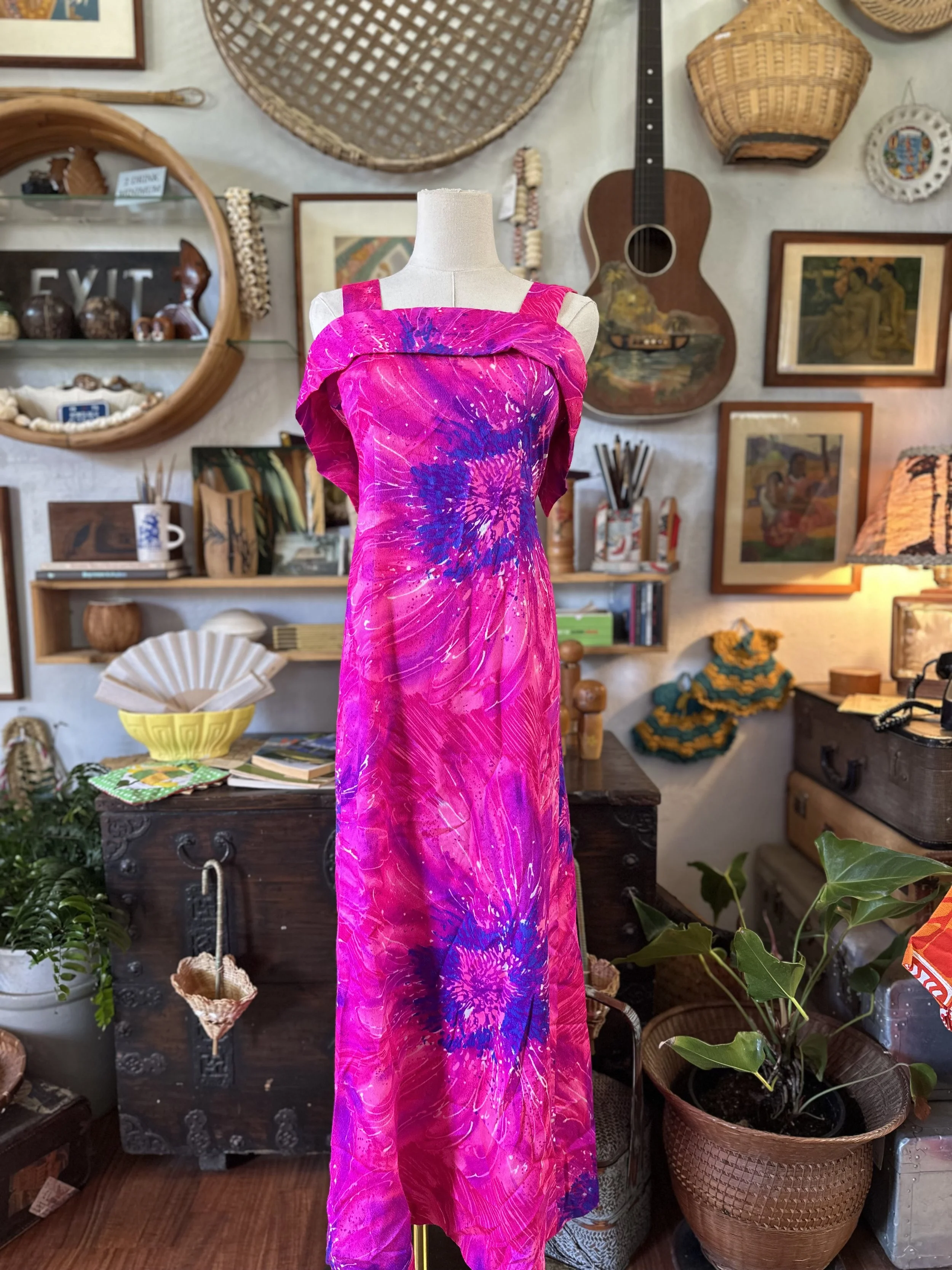 1970s acrylic mu’umu’u