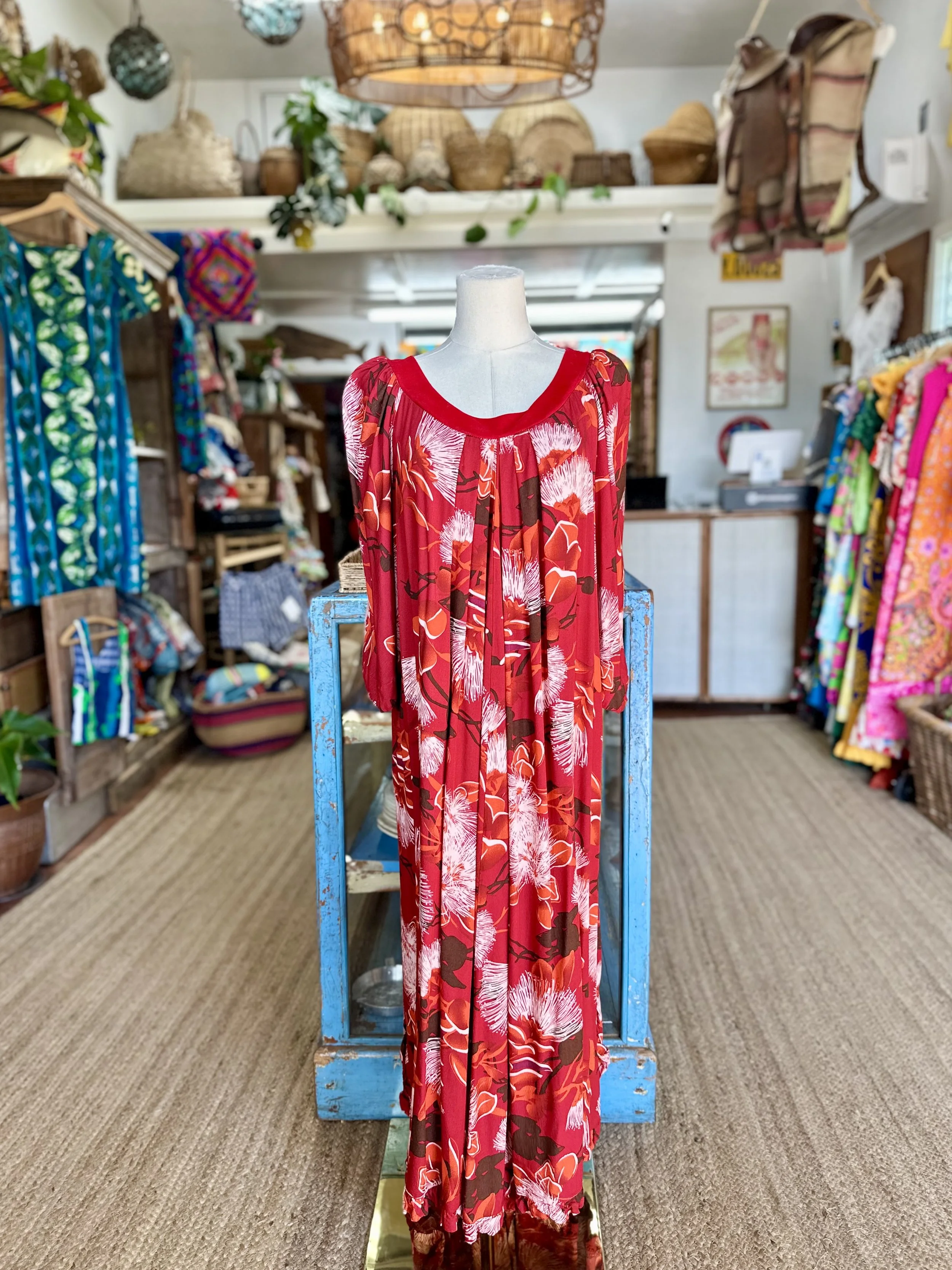 Vintage Ohia Lehua print T&L Mu'umu'u