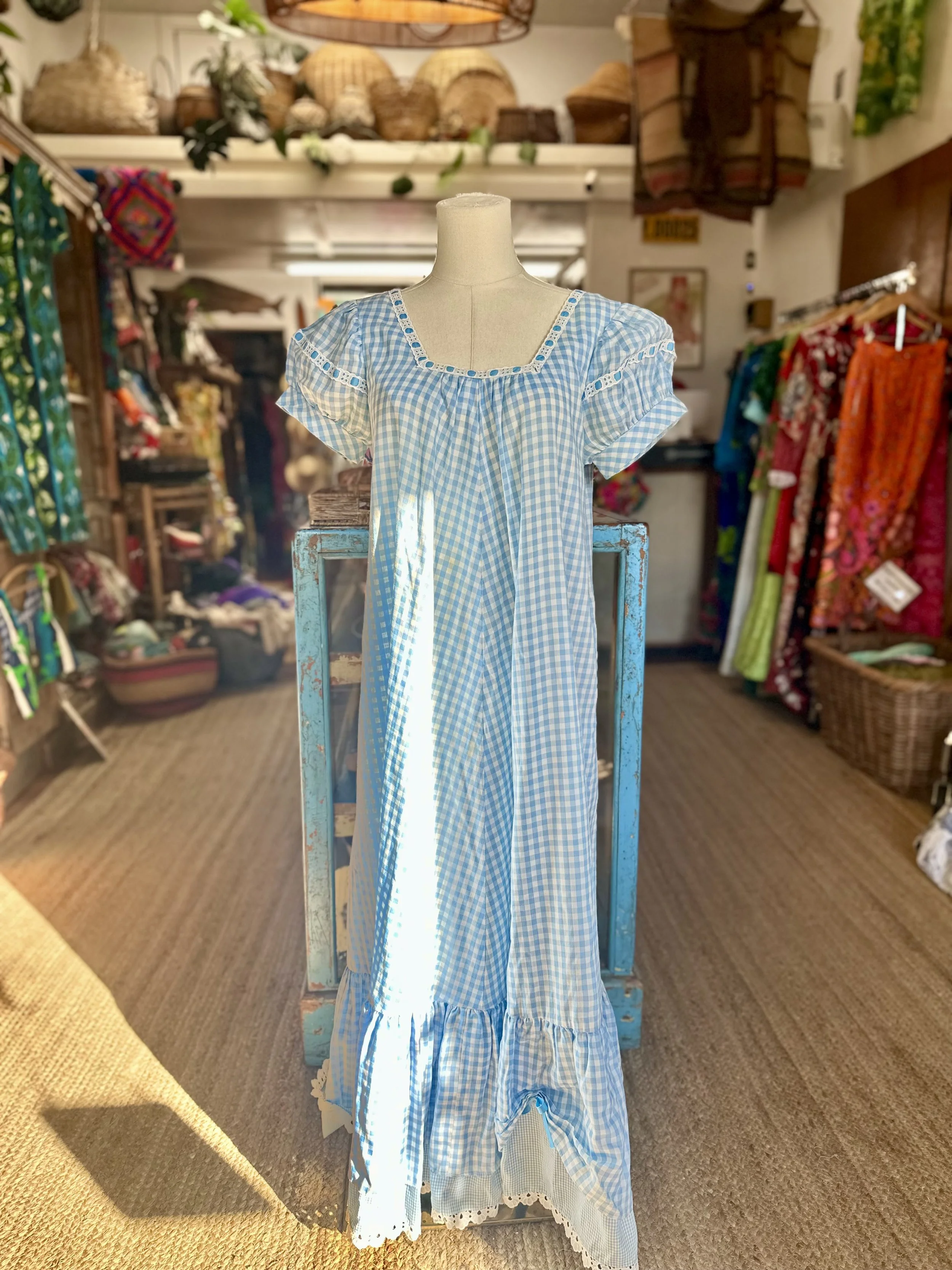 Vintage Hilda Hawaii mu’umu’u